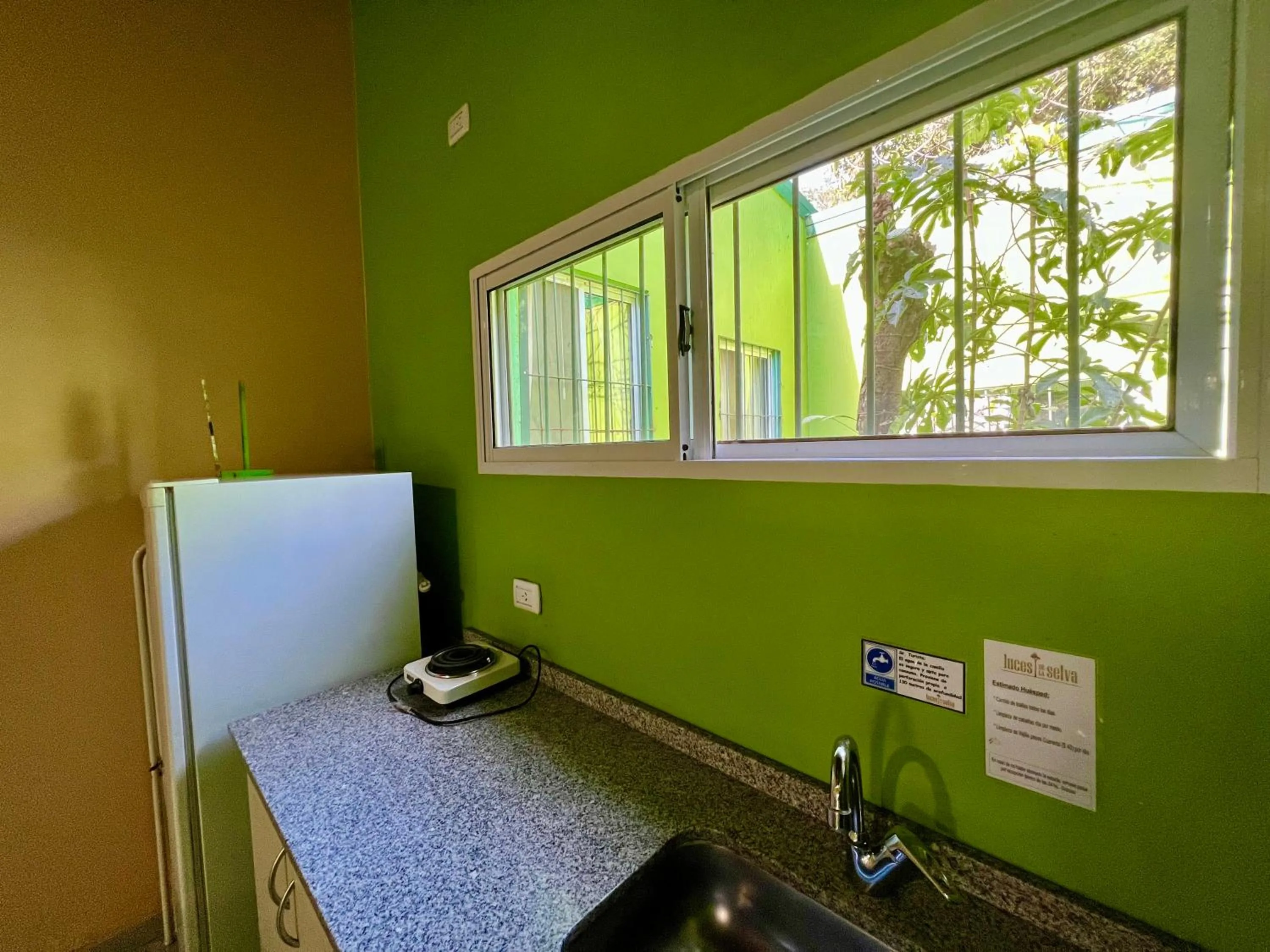 Rainforest Hotel & Cabañas