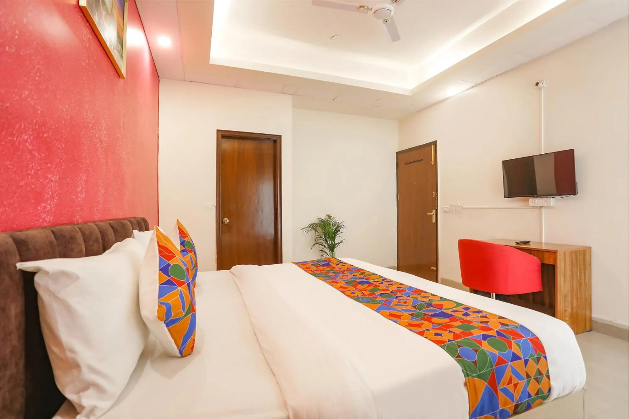 Bed in FabHotel The Indian