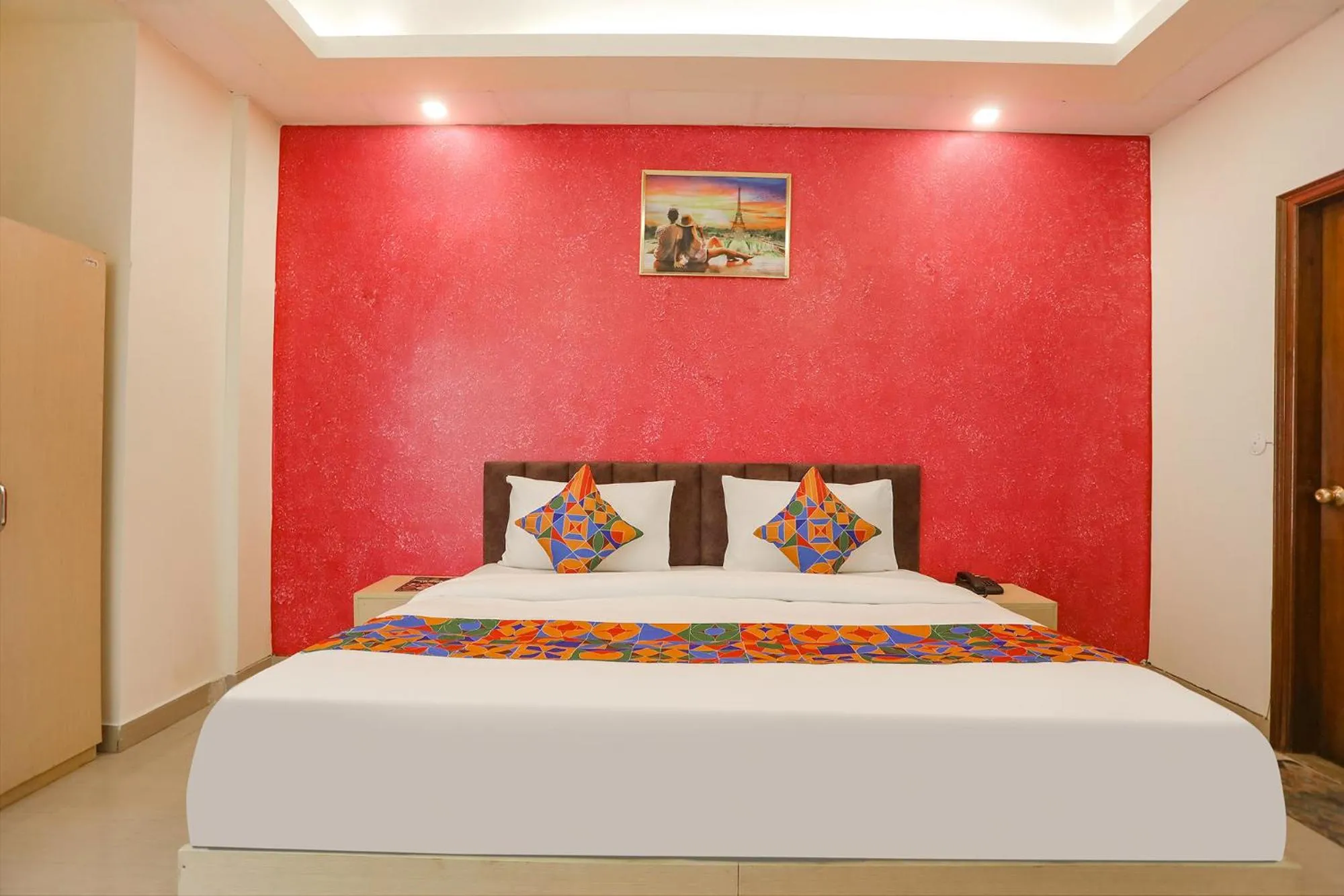 Bed in FabHotel The Indian