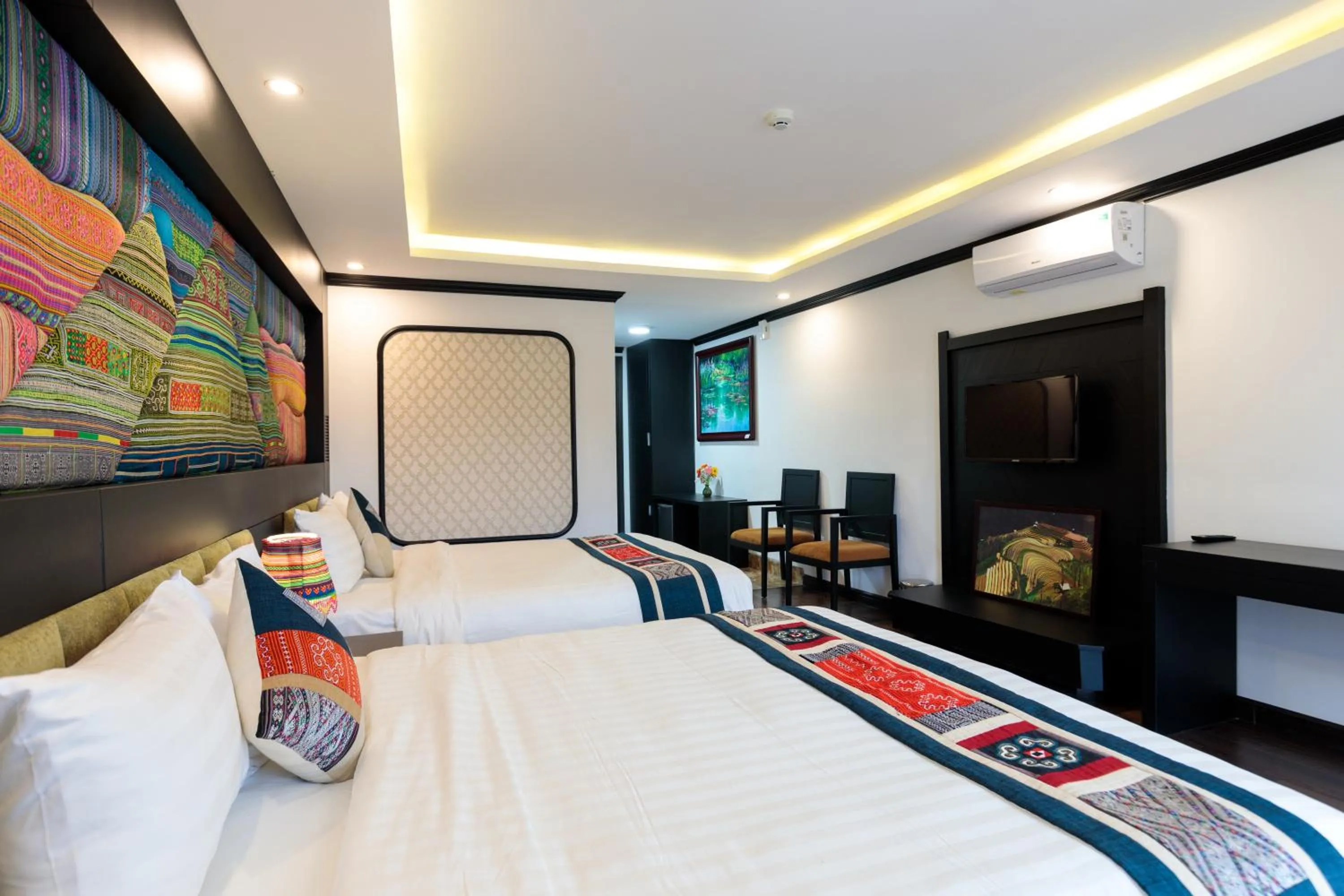 Photo of the whole room, Bed in Babeeni Family Hotel Sapa