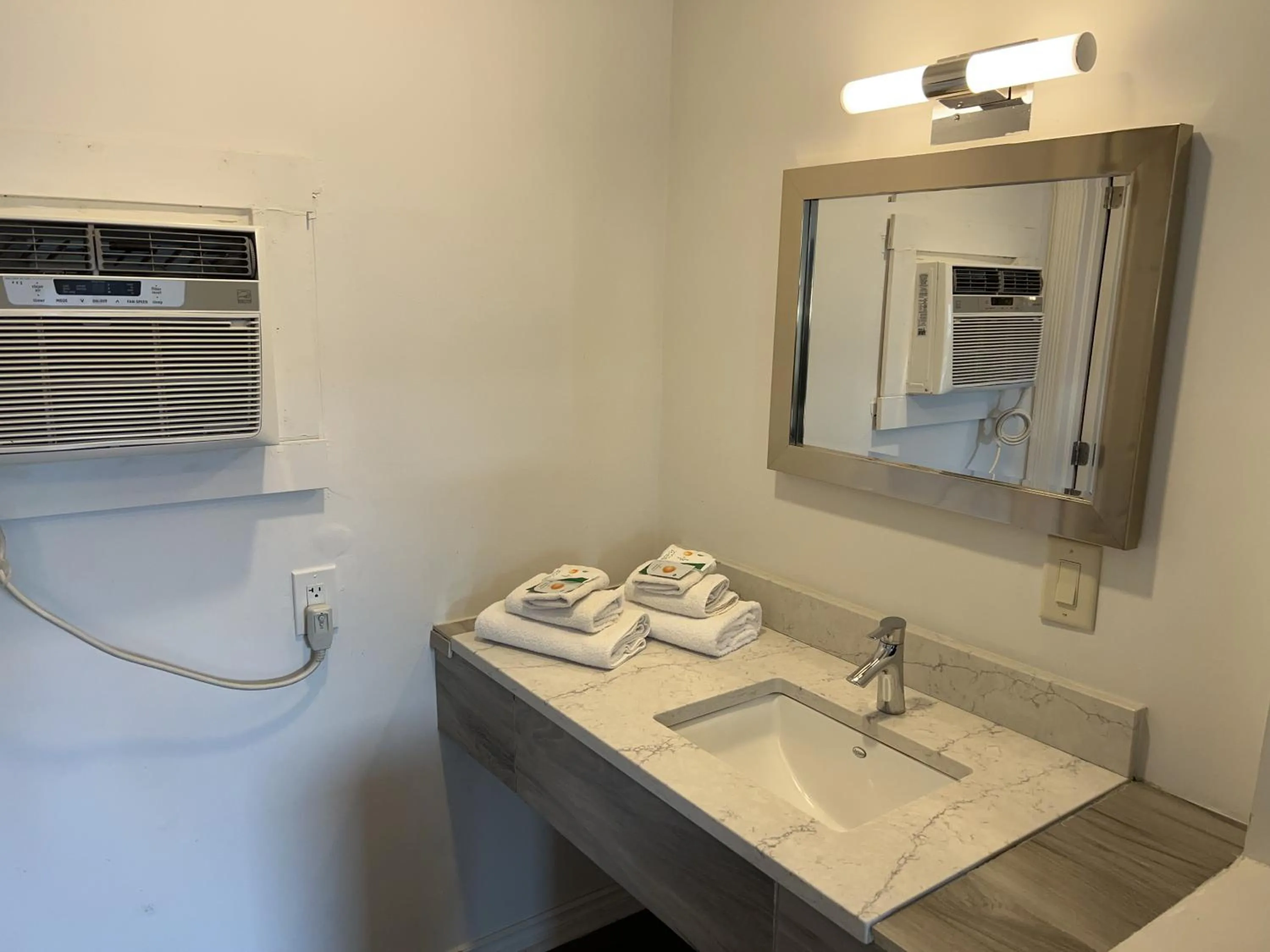 towels in Elect Inn 5