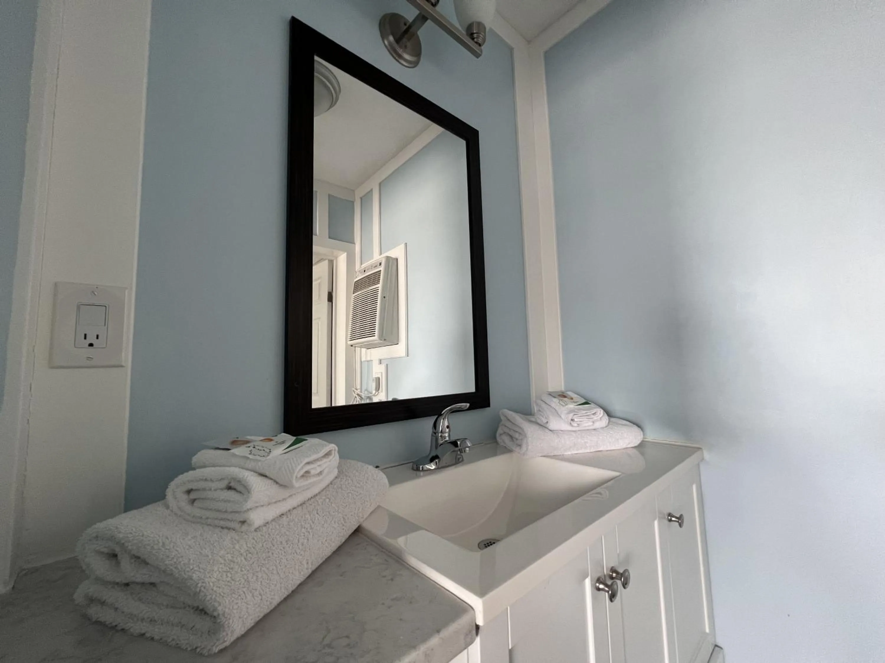 towels in Elect Inn 5