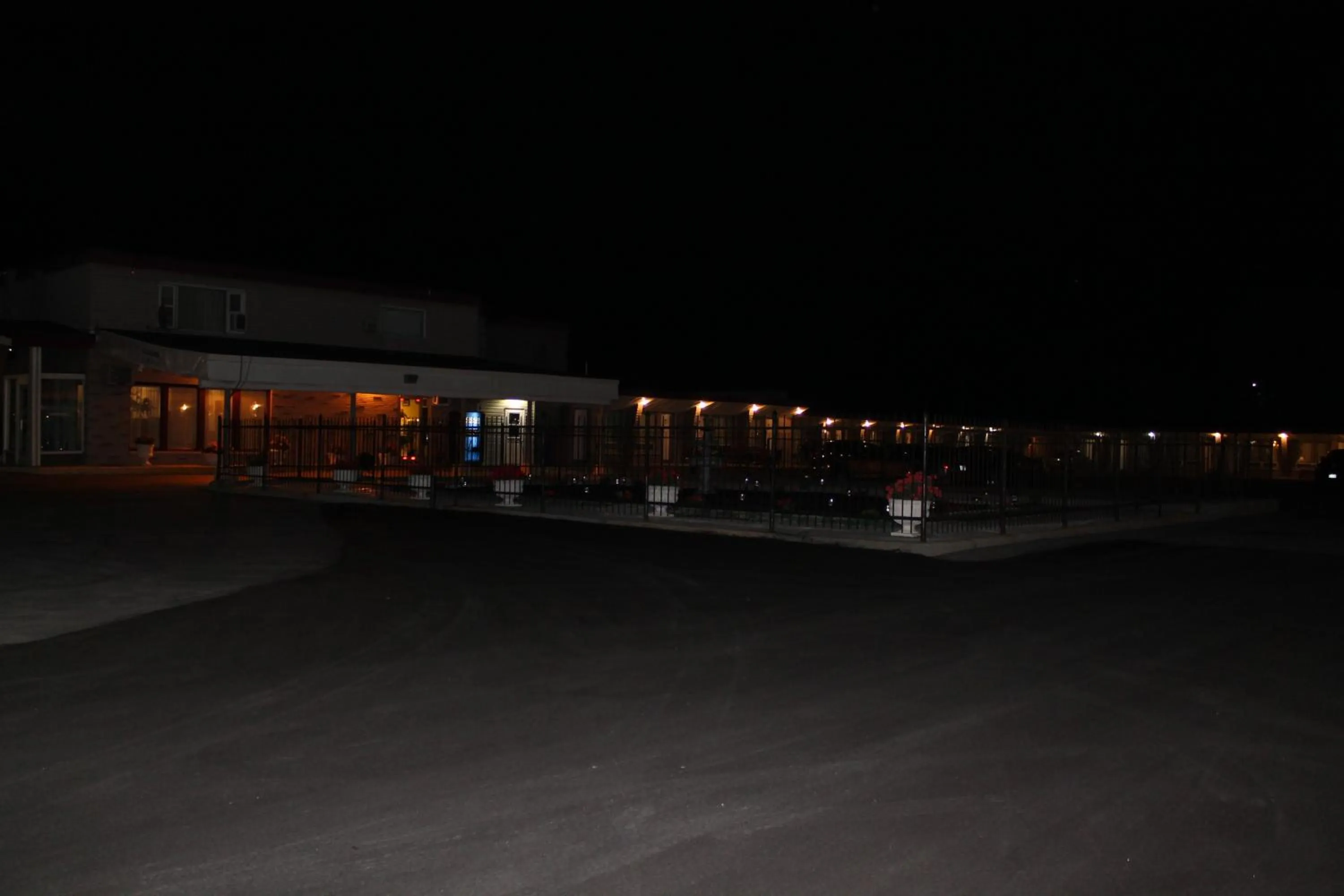 Night in Elect Inn 5