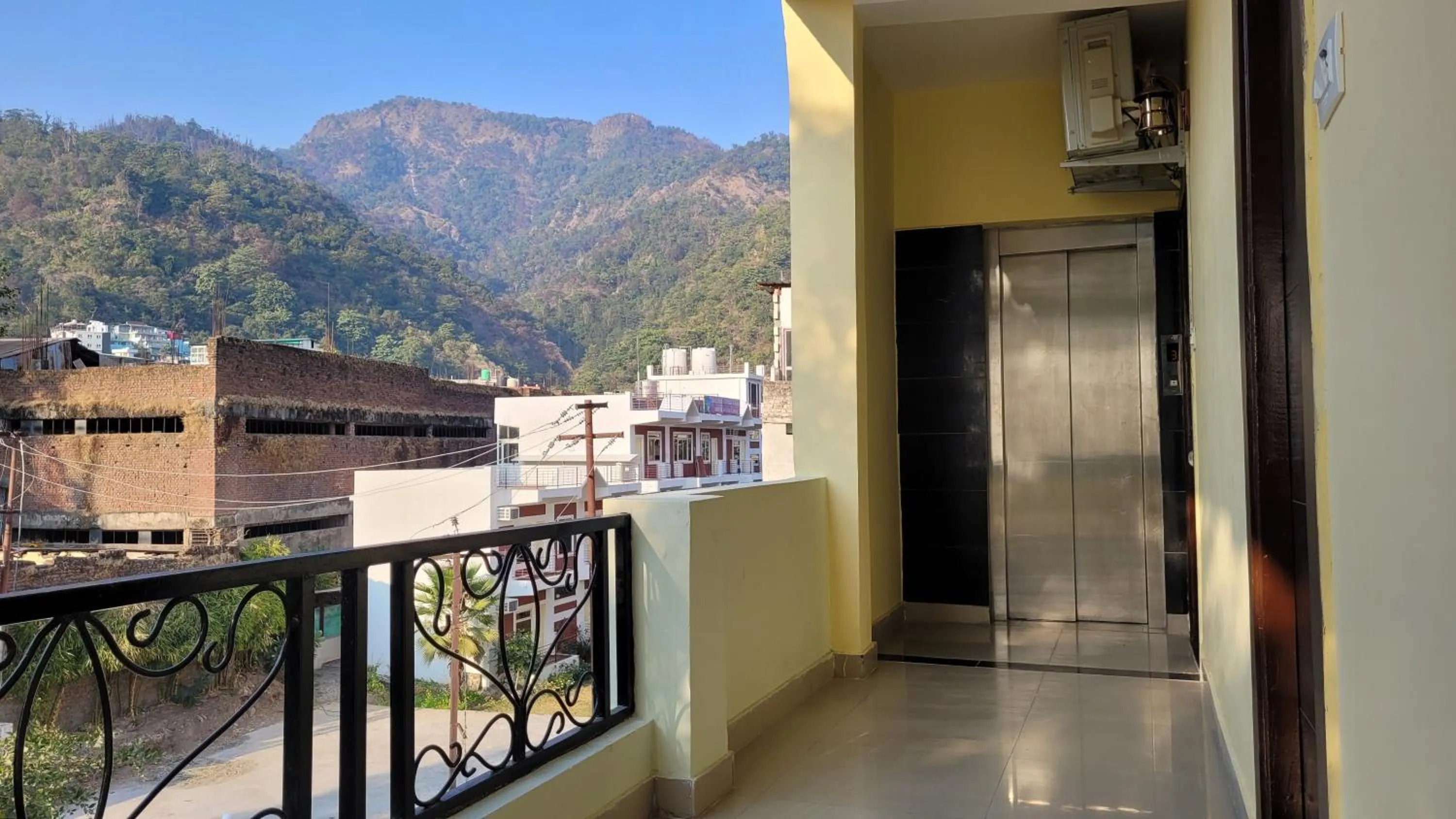 Day in Hotel Keshav Nandan By The Shivaay