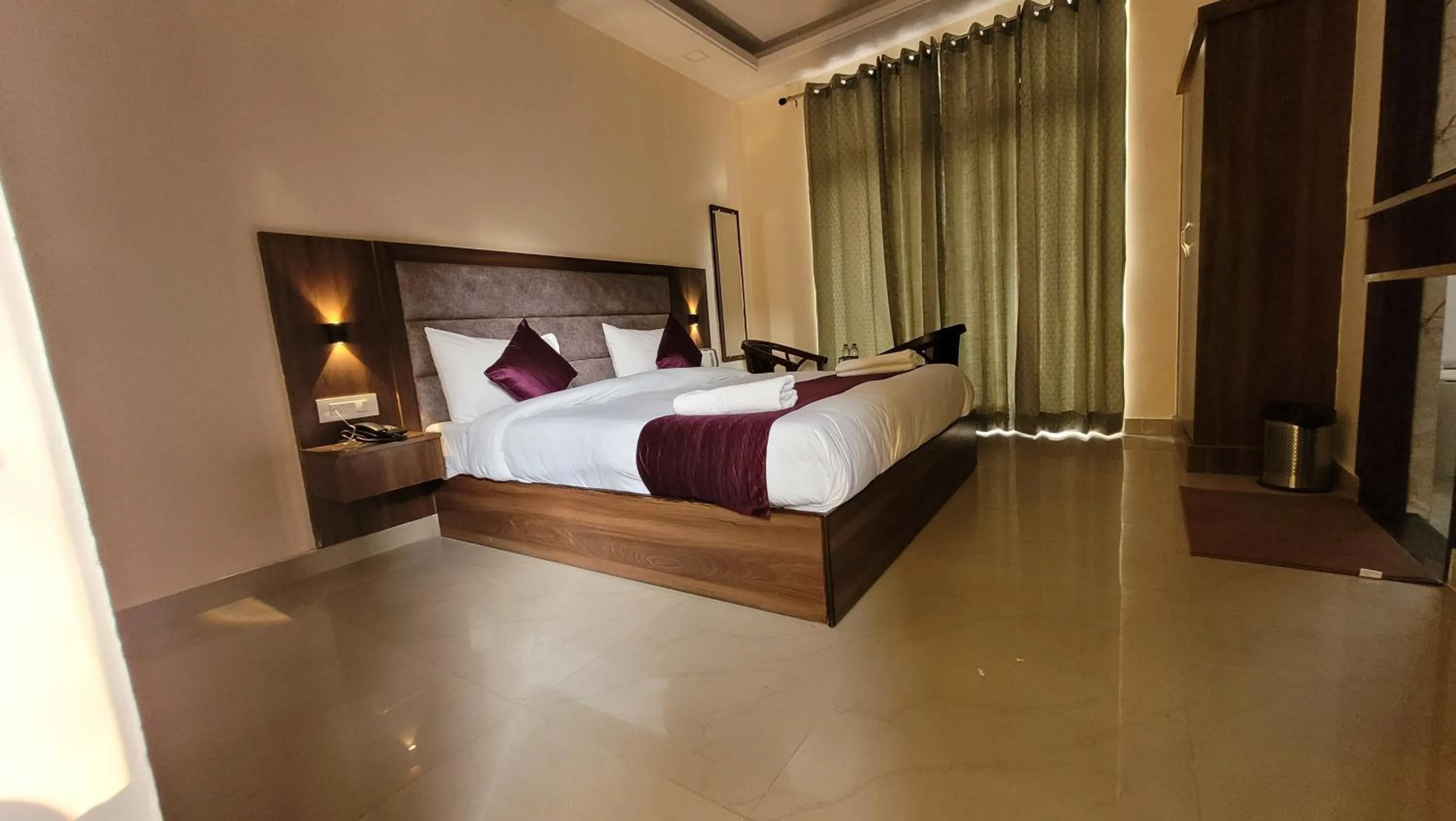 Bed in Hotel Keshav Nandan By The Shivaay