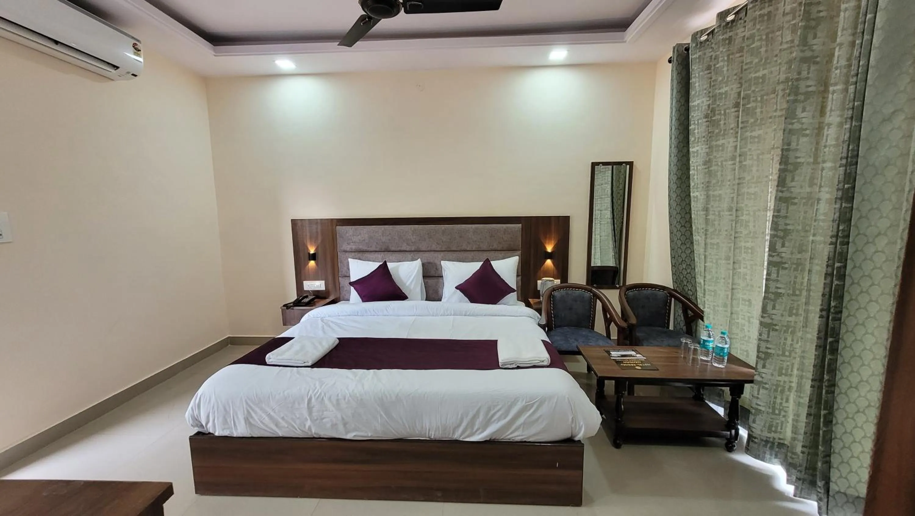 Bed in Hotel Keshav Nandan By The Shivaay