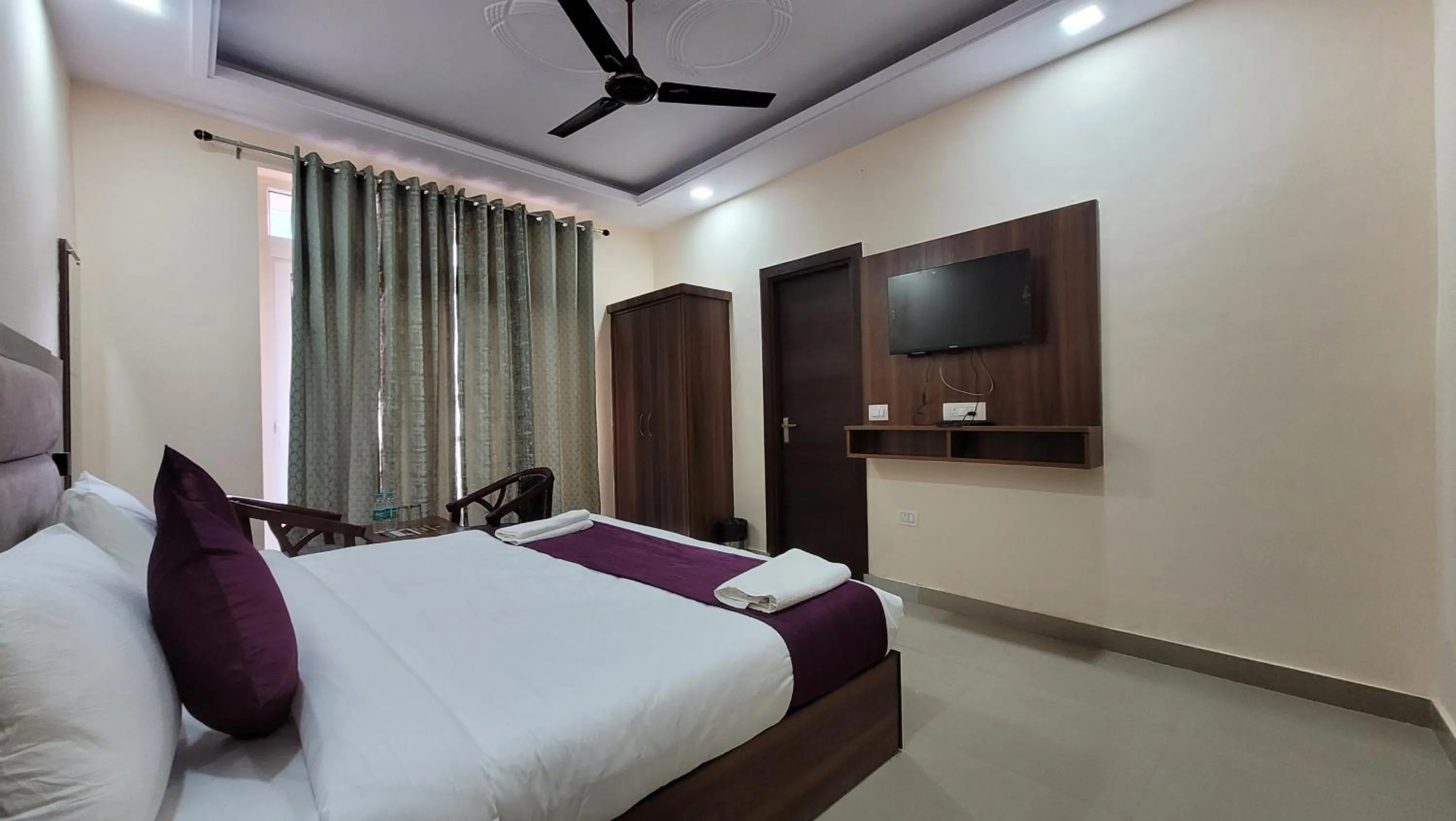 Bed in Hotel Keshav Nandan By The Shivaay