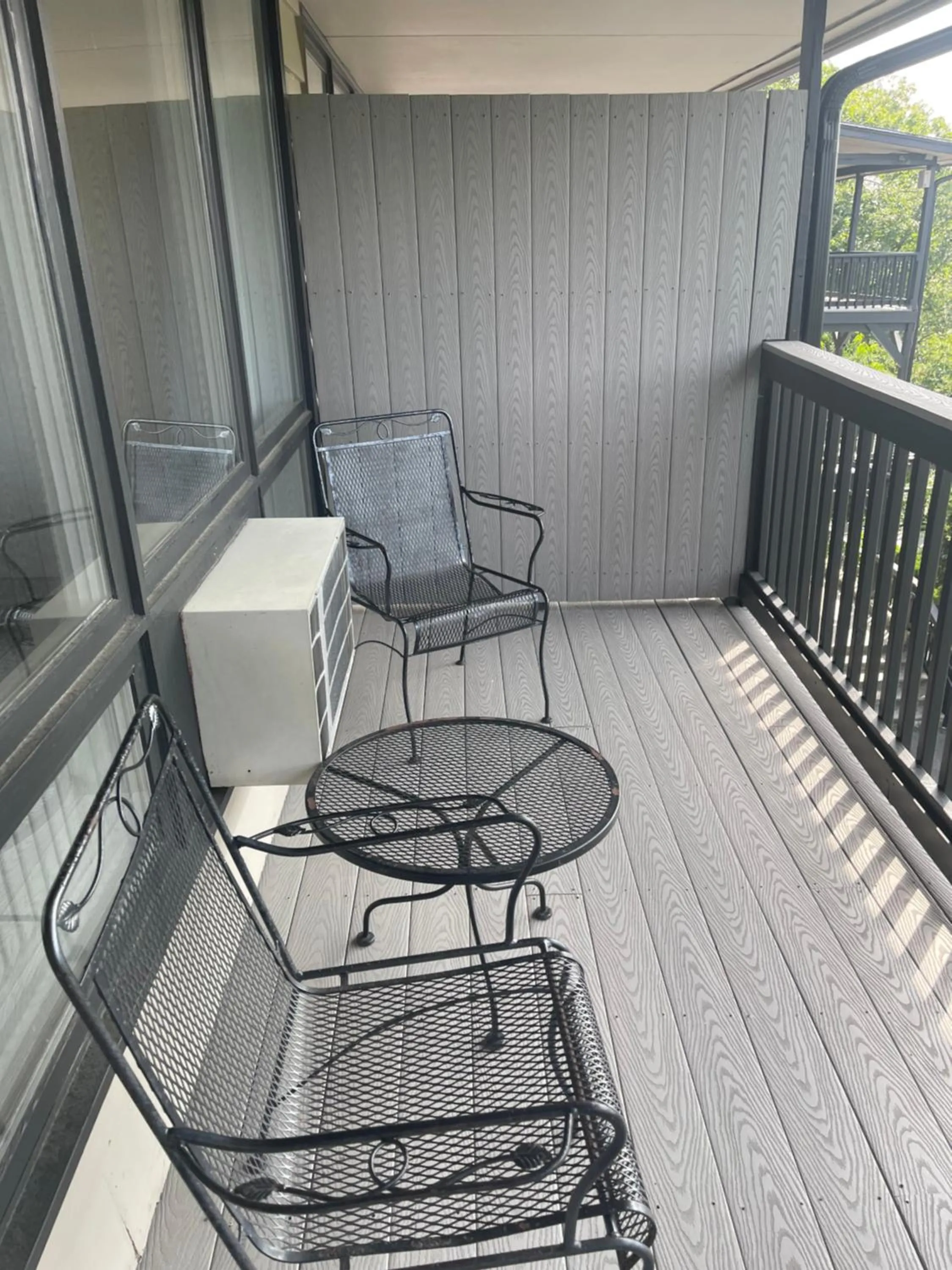 Patio in Cliff Dwellers Inn