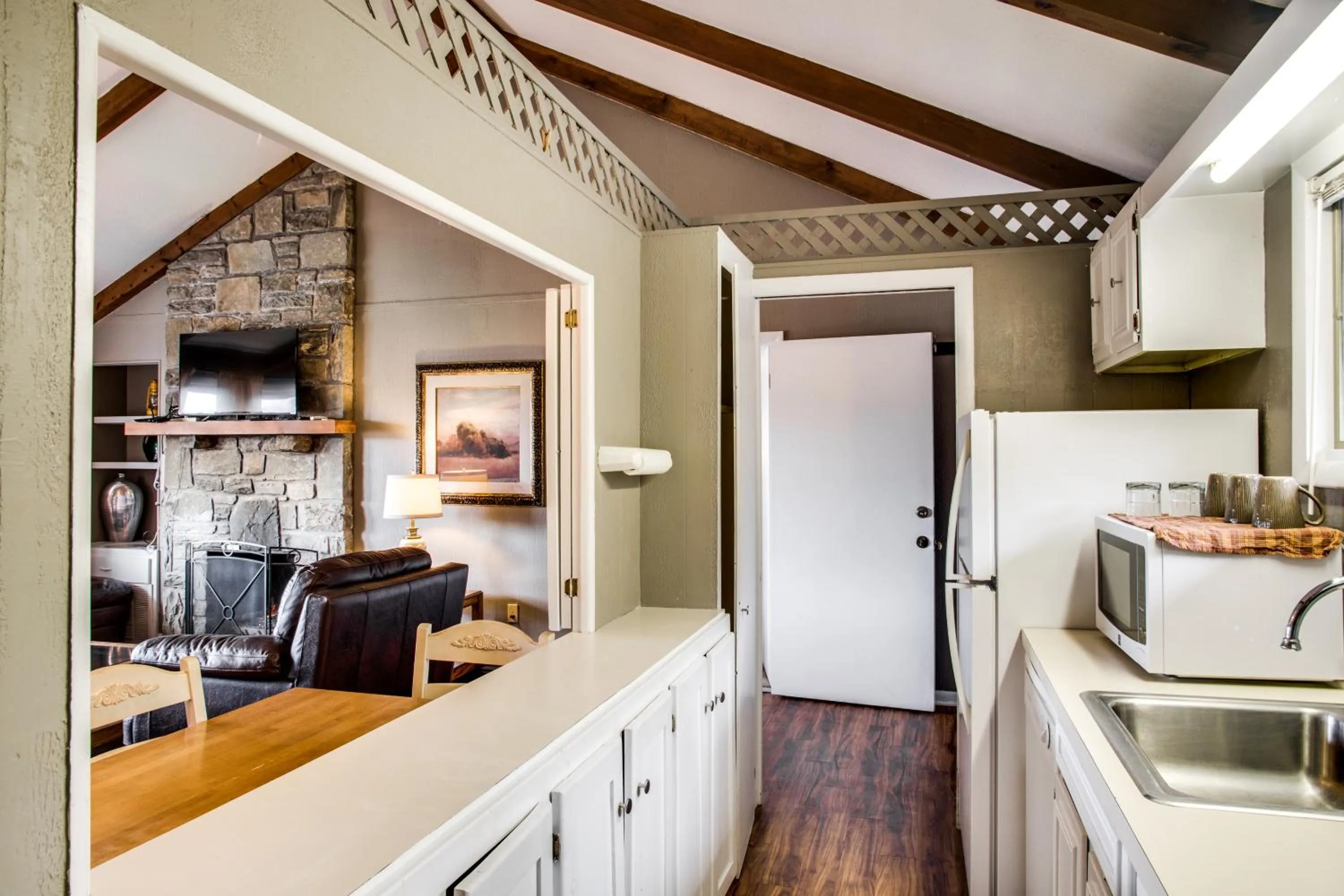 Food and drinks in Cliff Dwellers Inn