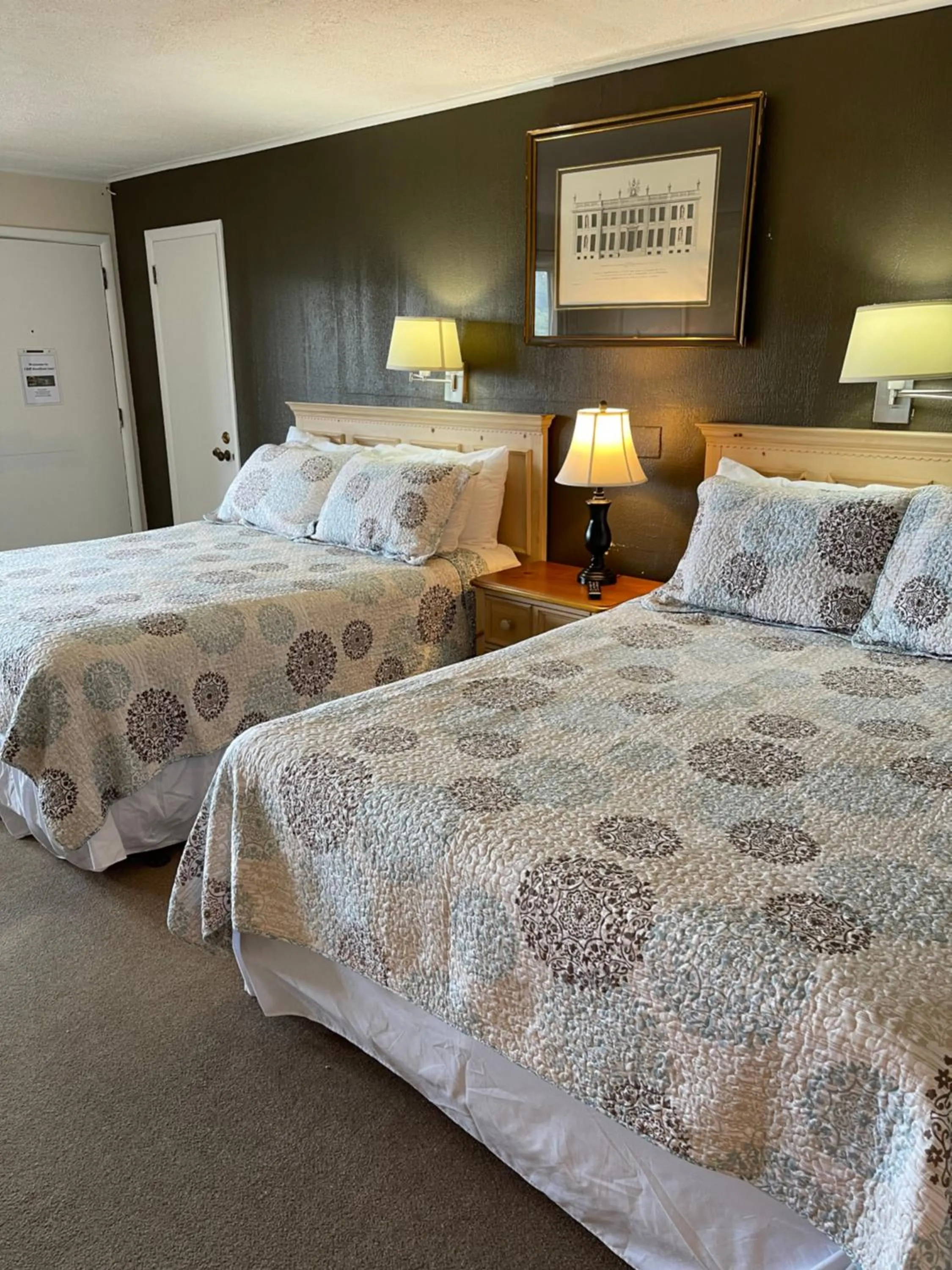 Bed in Cliff Dwellers Inn