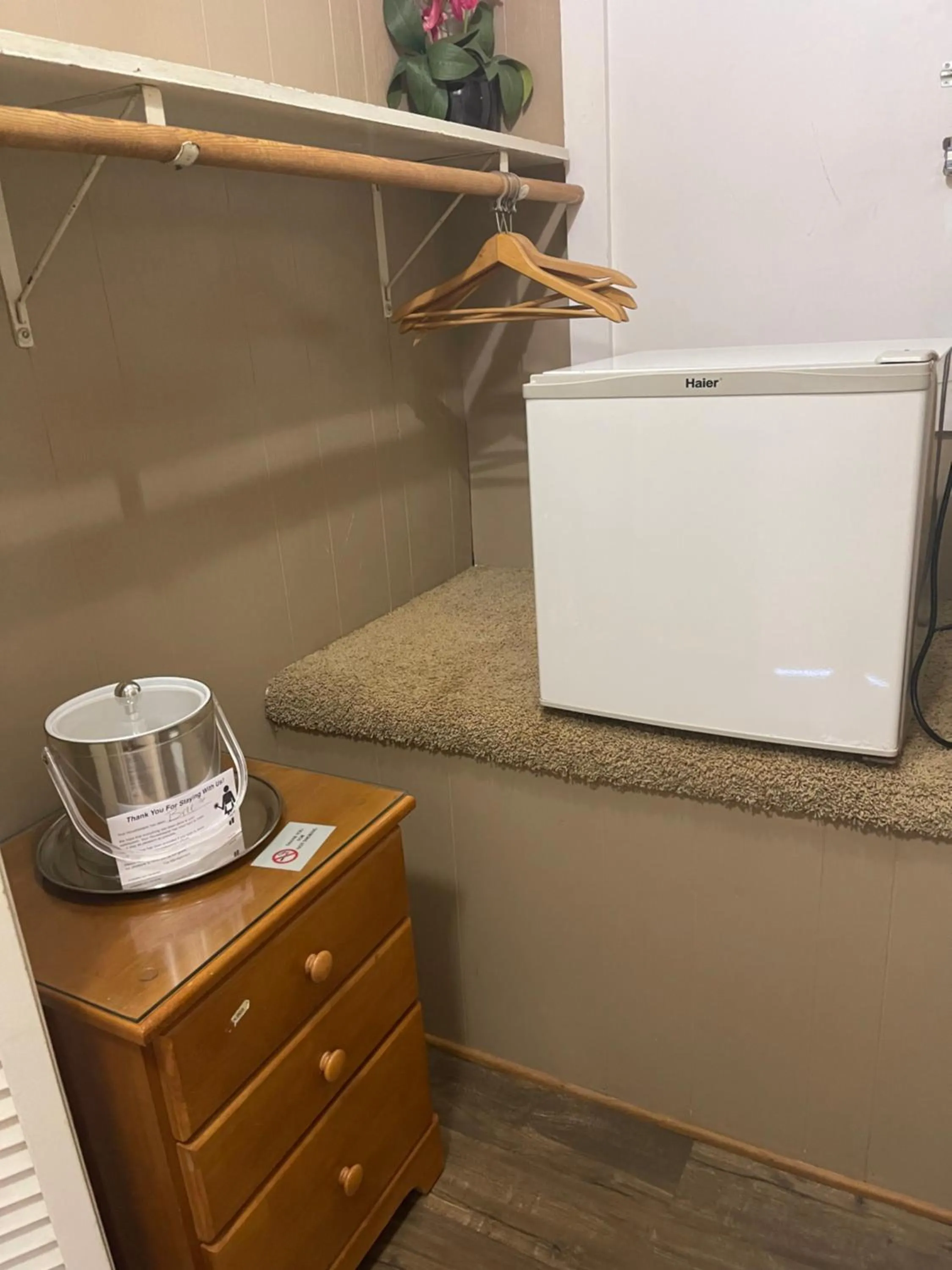 Bedroom in Cliff Dwellers Inn