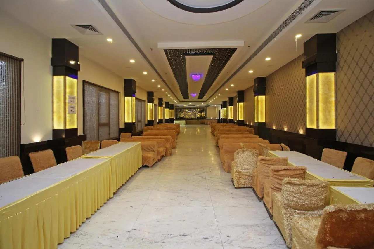 Hotel Opal Courtyard