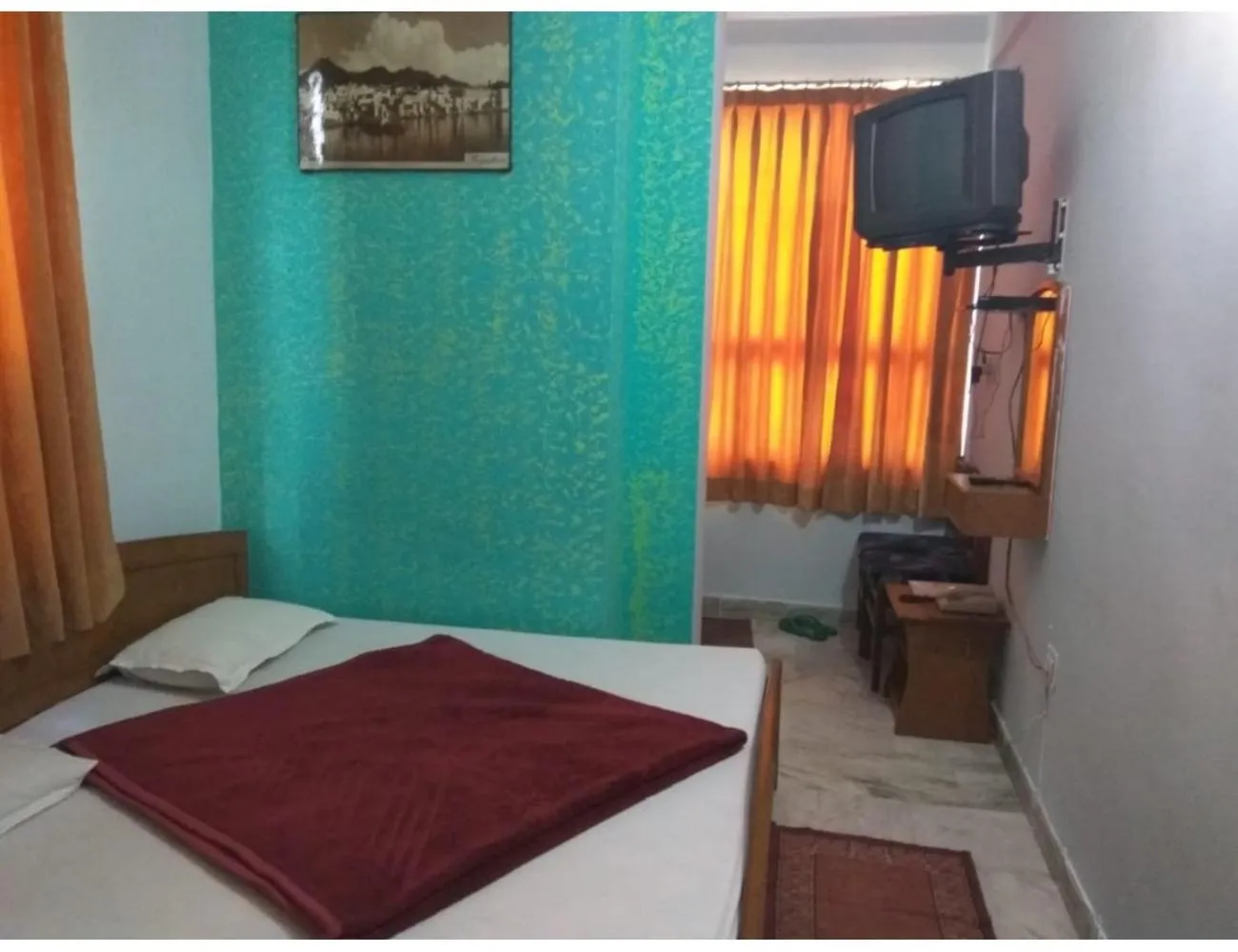 TV and multimedia in Hotel Ganga Kripa, Jaipur