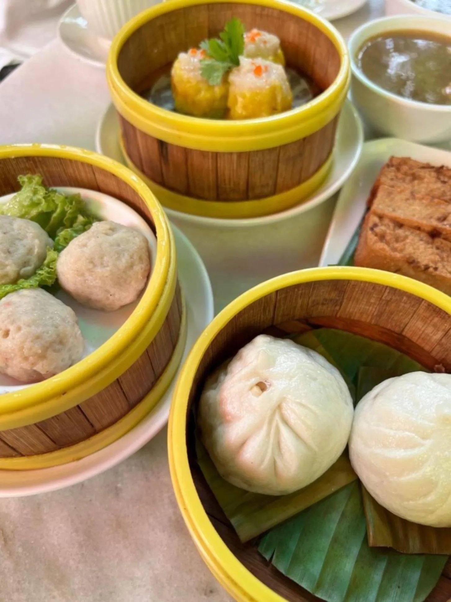 Food and drinks in Fig Tree Hills Resort (花果山度假村)