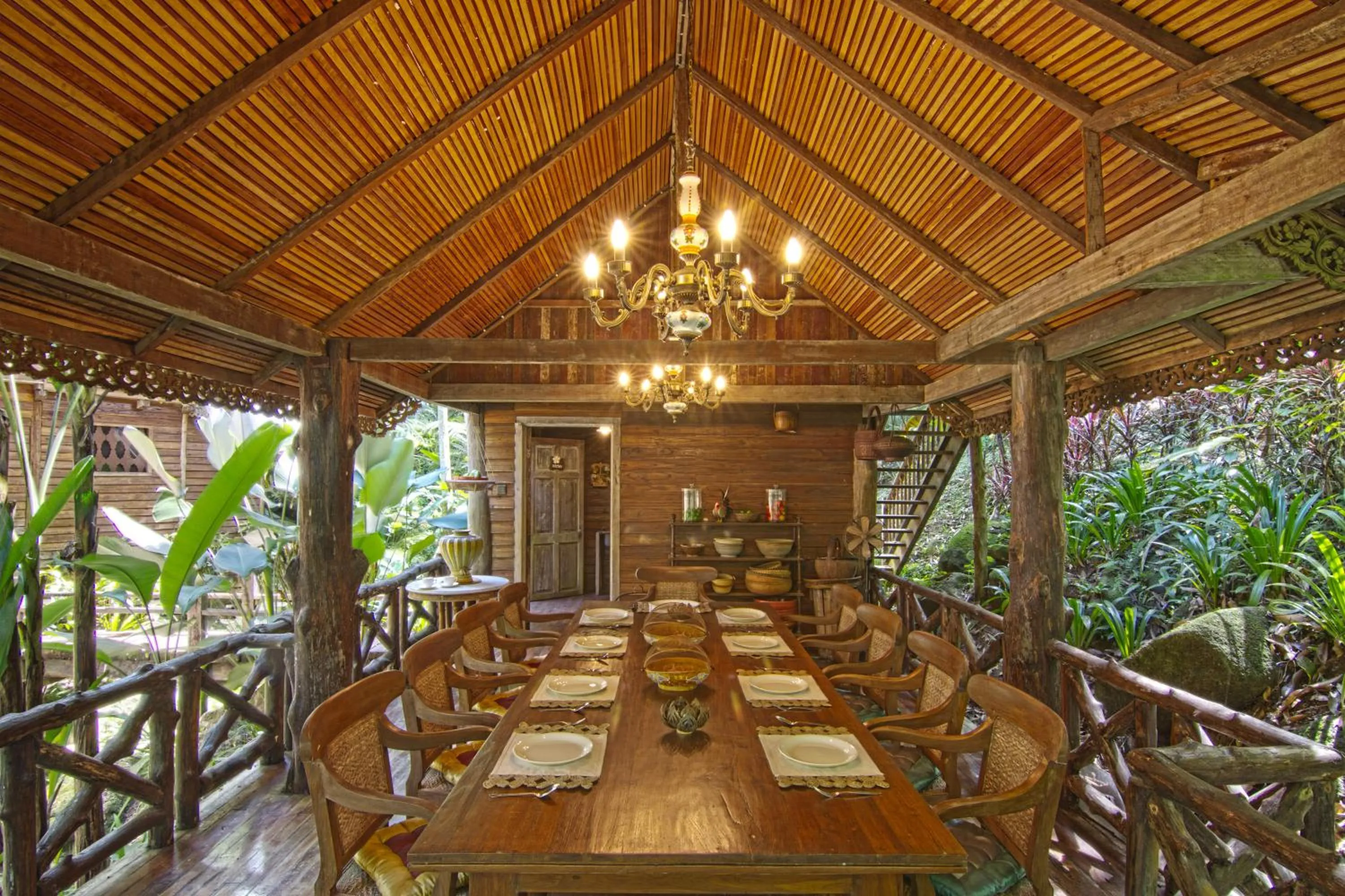 Dining area in Fig Tree Hills Resort (花果山度假村)