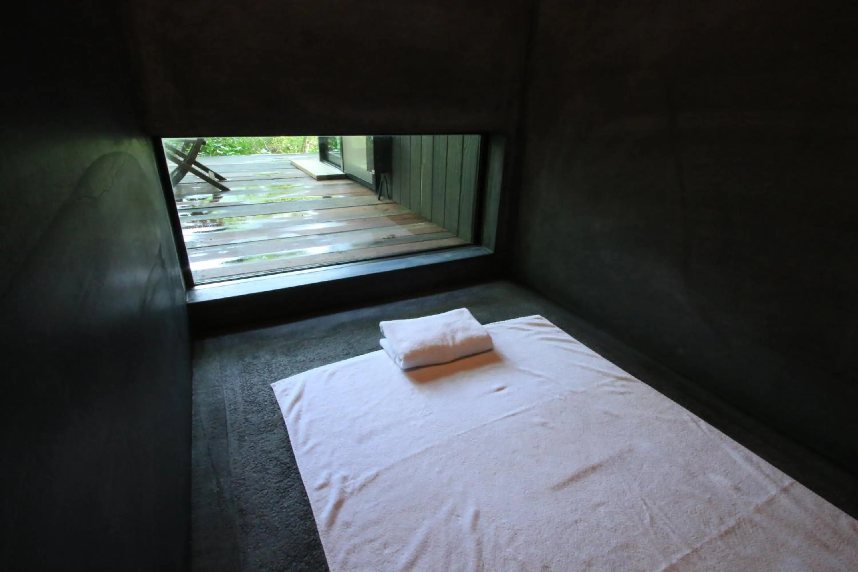 Bed in Sen-no-Mori
