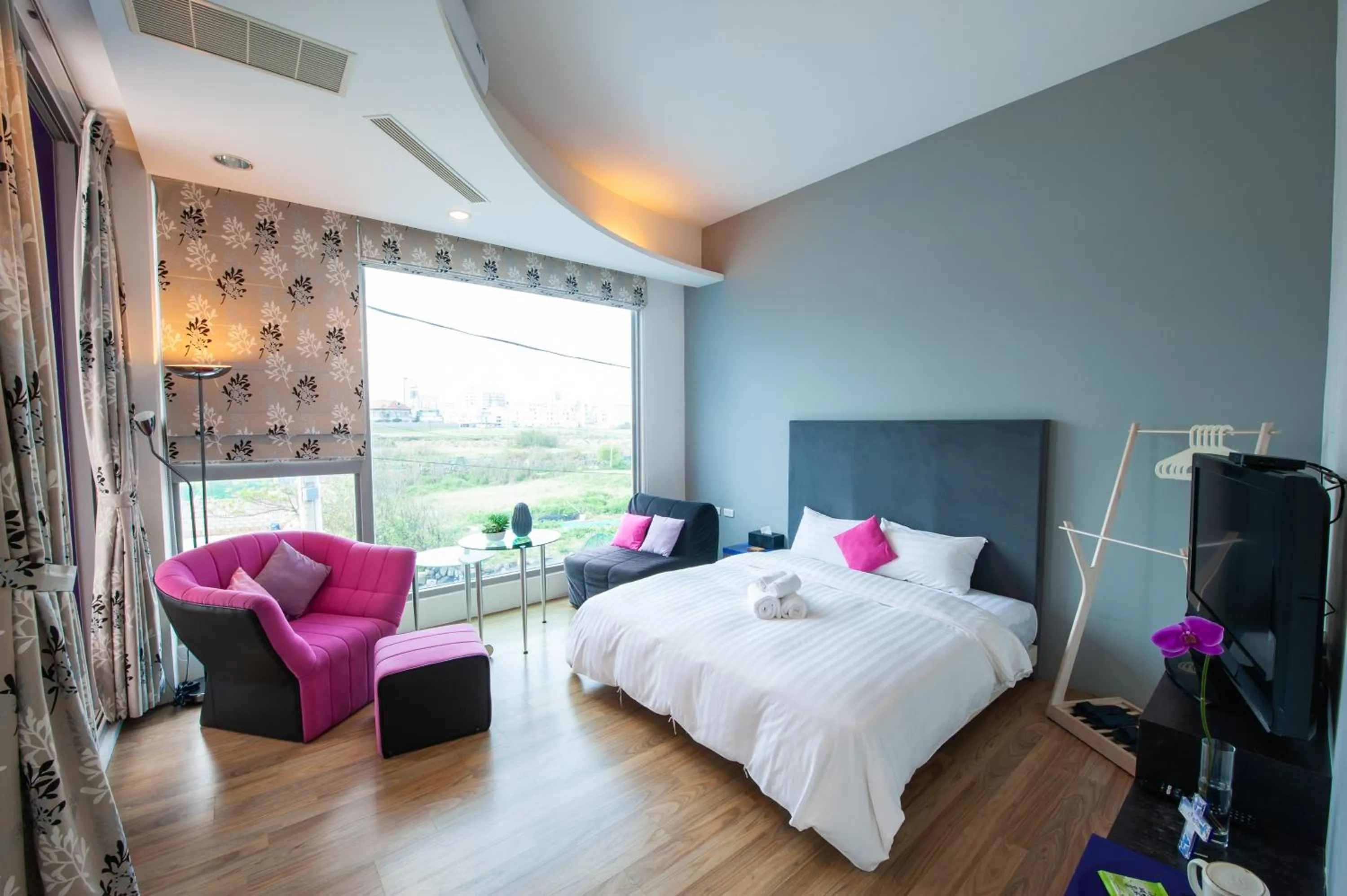 Photo of the whole room, Bed in Hai Pu B&B