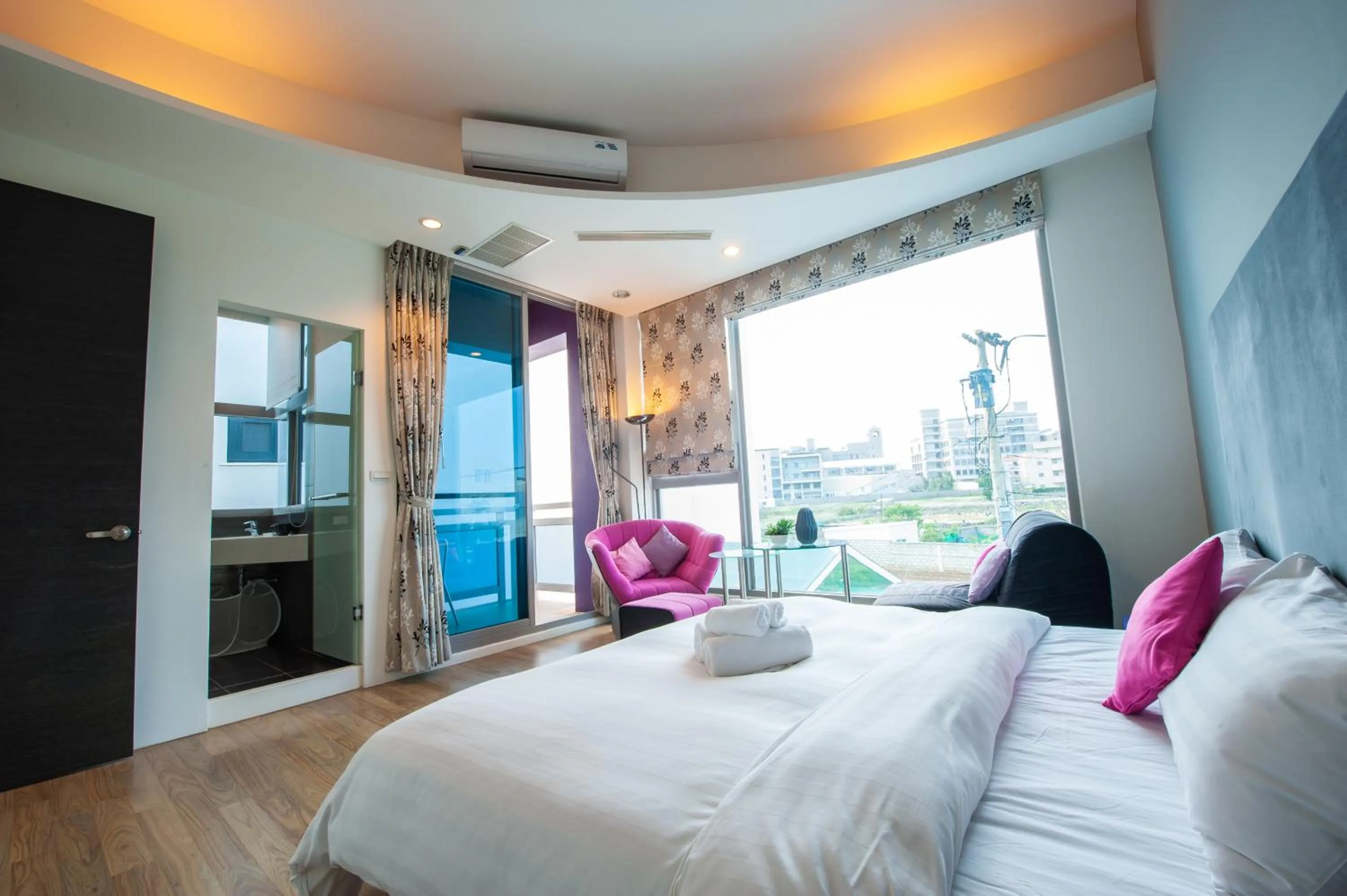 Seating area, Bed in Hai Pu B&B