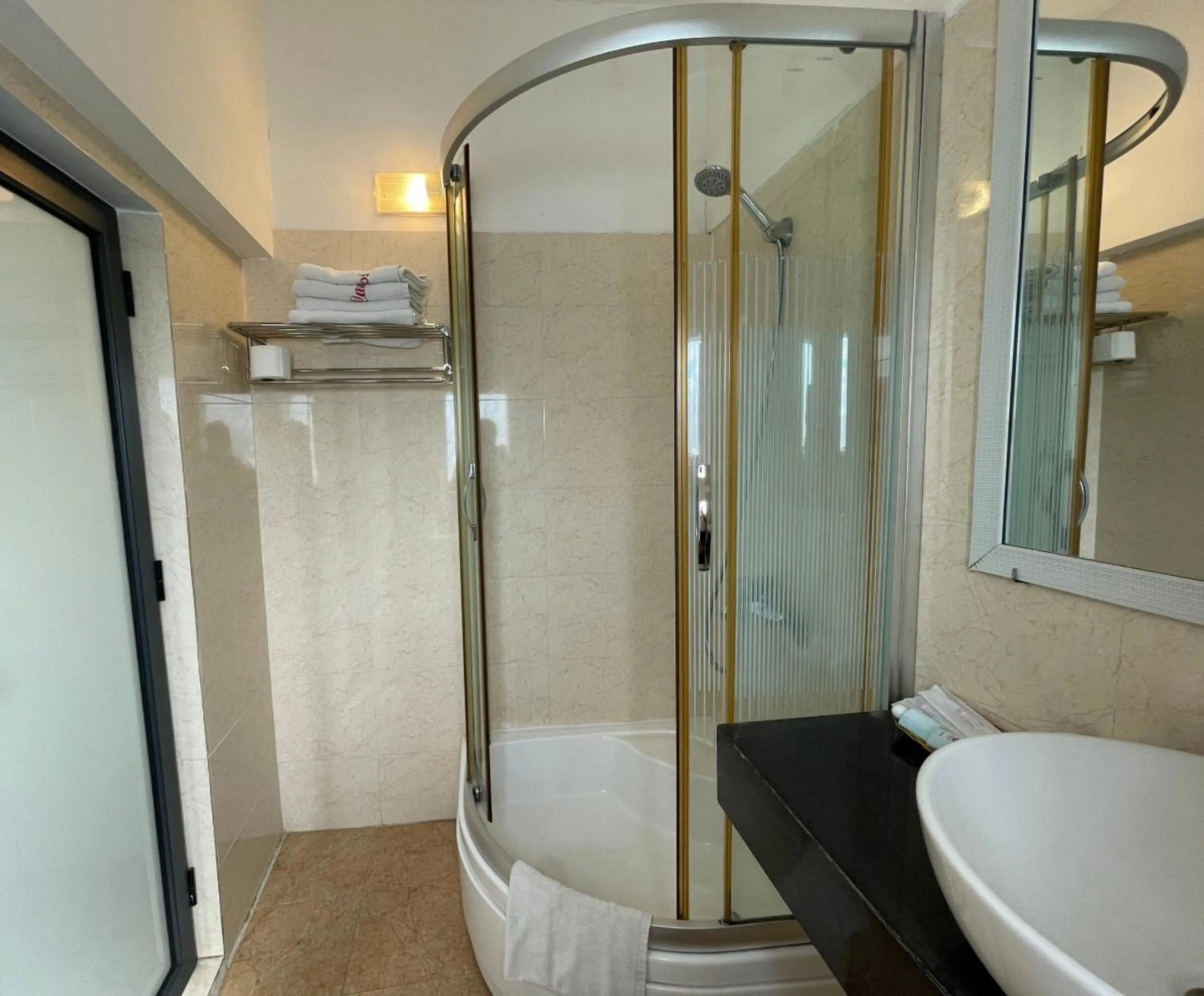 Bathroom in Hanoi City Gate Hotel