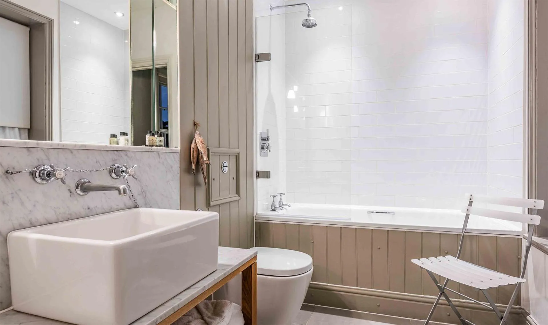 Bathroom in The Crown Hotel