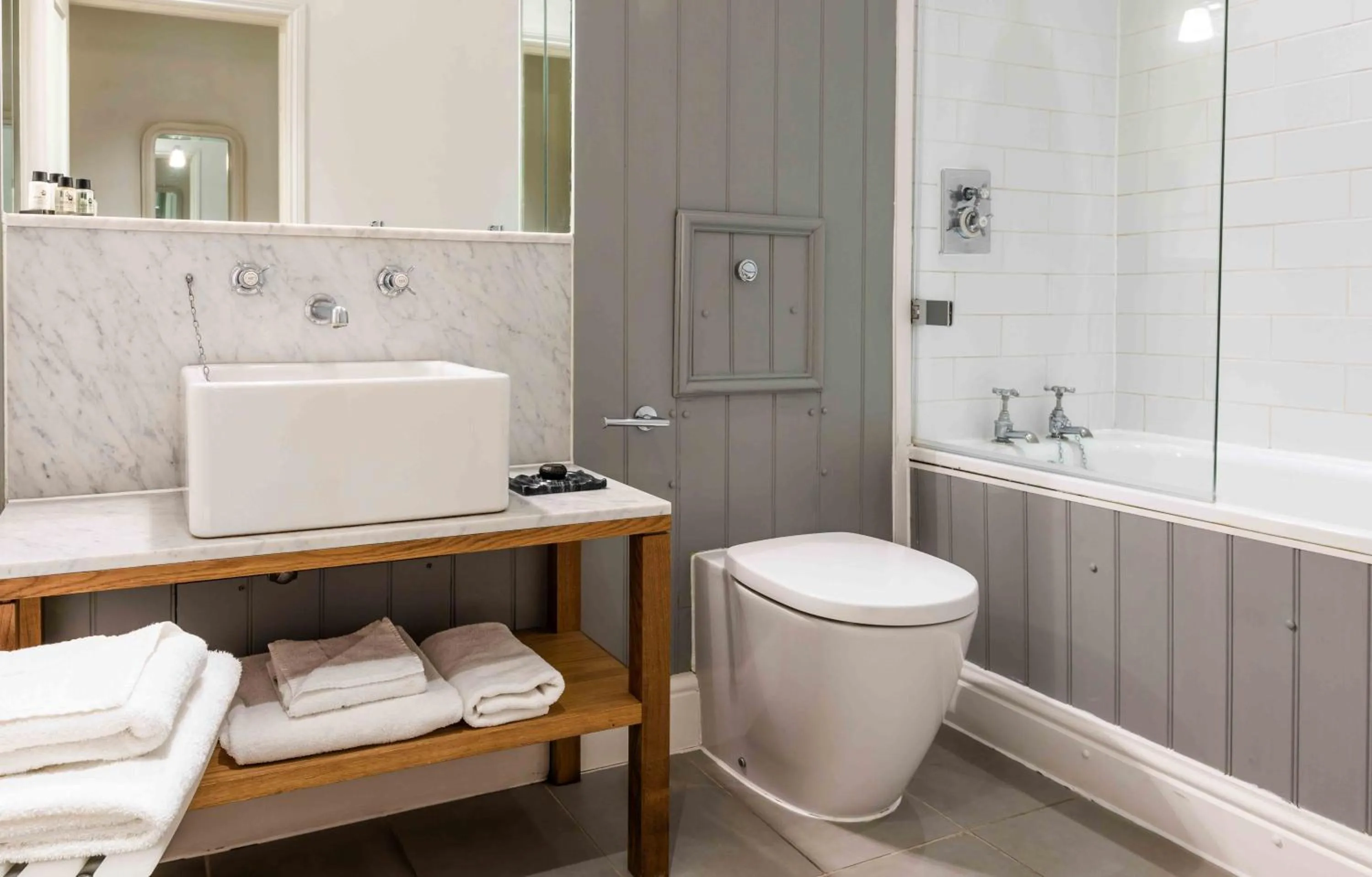 Bathroom in The Crown Hotel