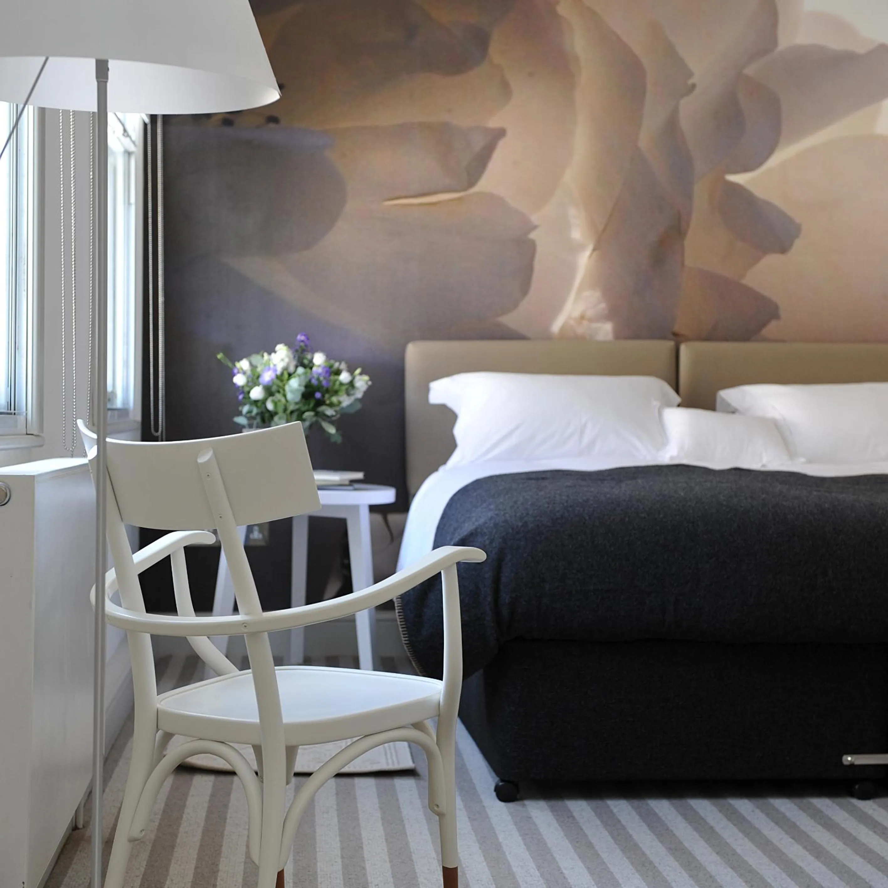 Bedroom, Bed in The Crown Hotel