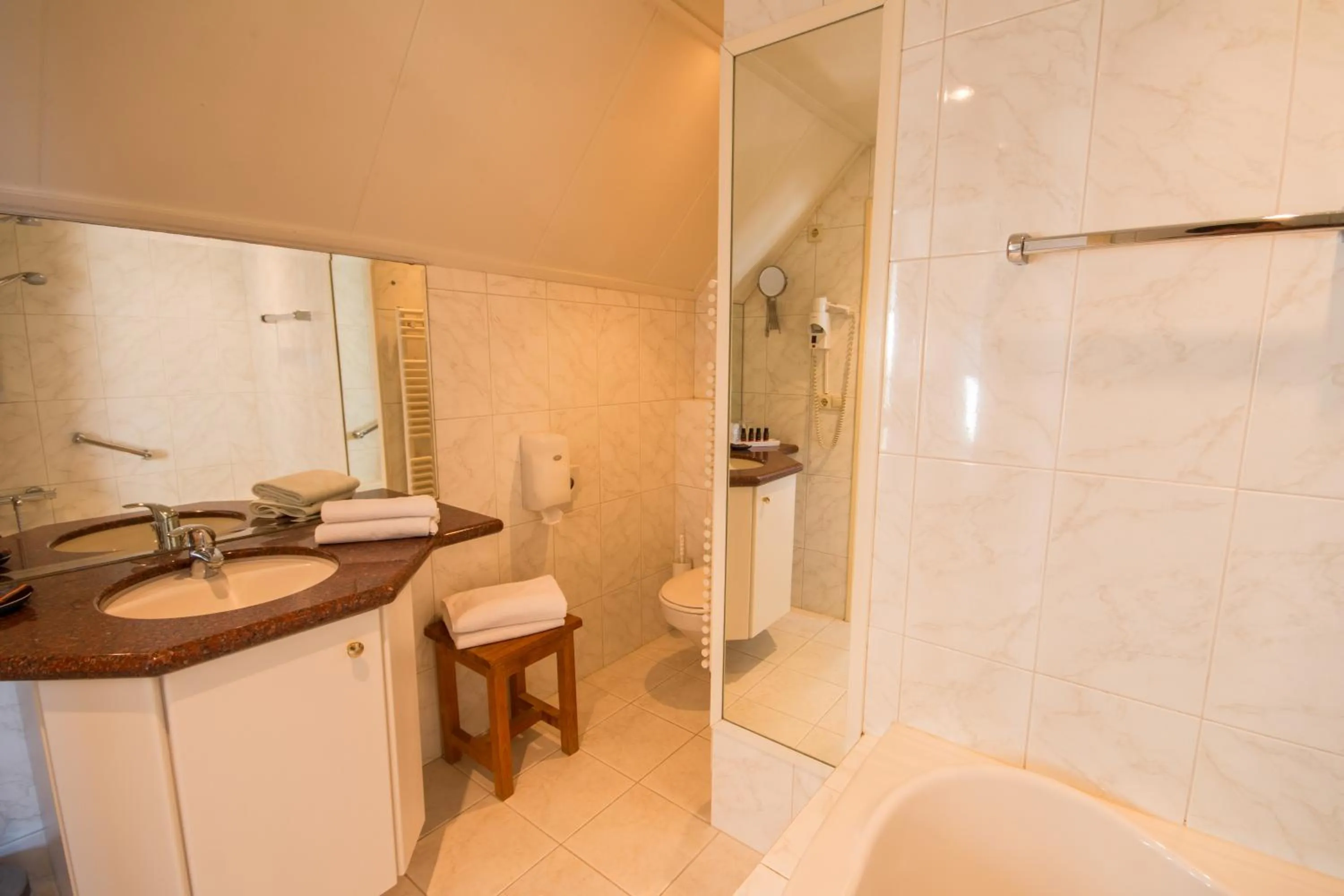 Bathroom in Auberge de Campveerse Toren