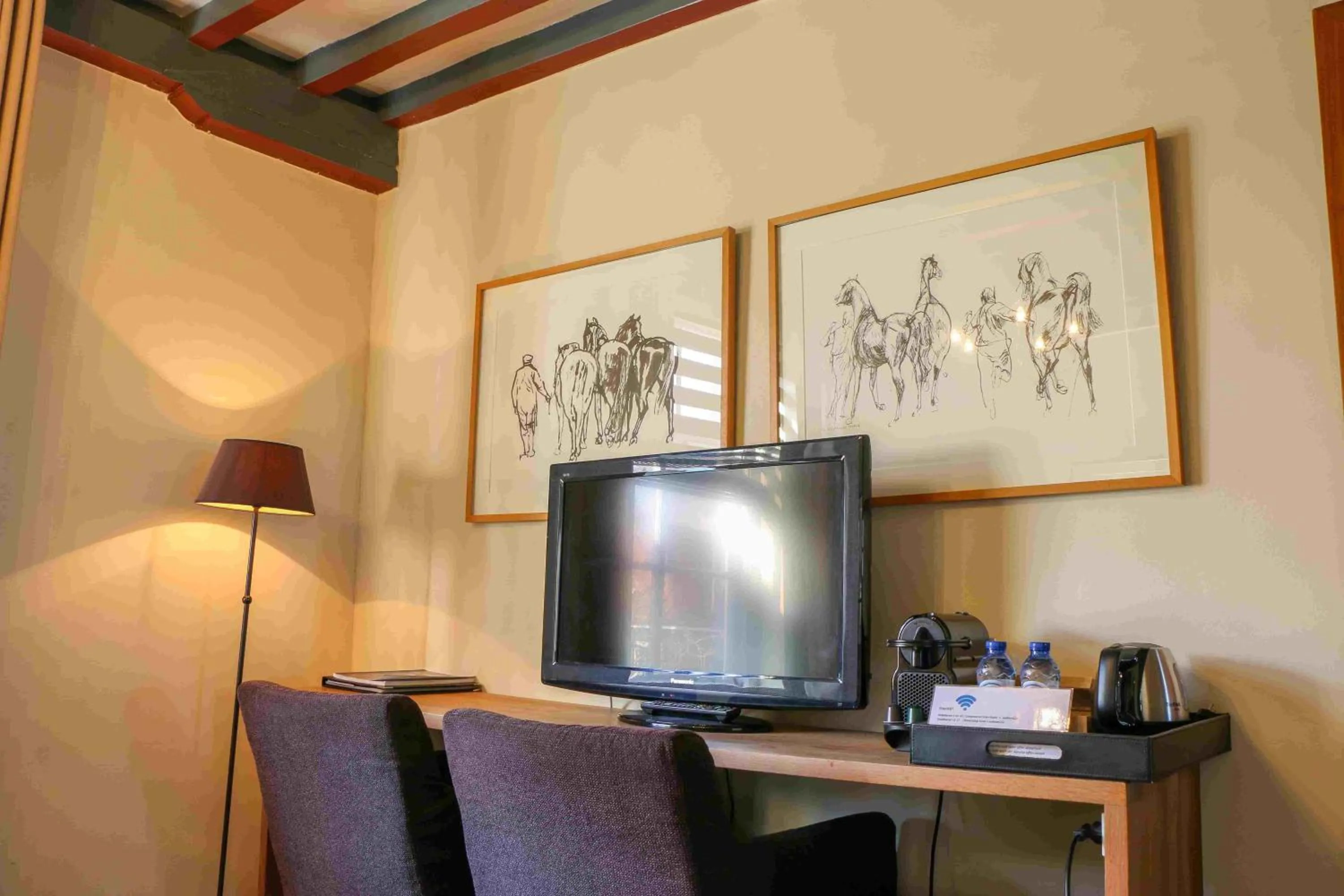 TV and multimedia in Auberge de Campveerse Toren