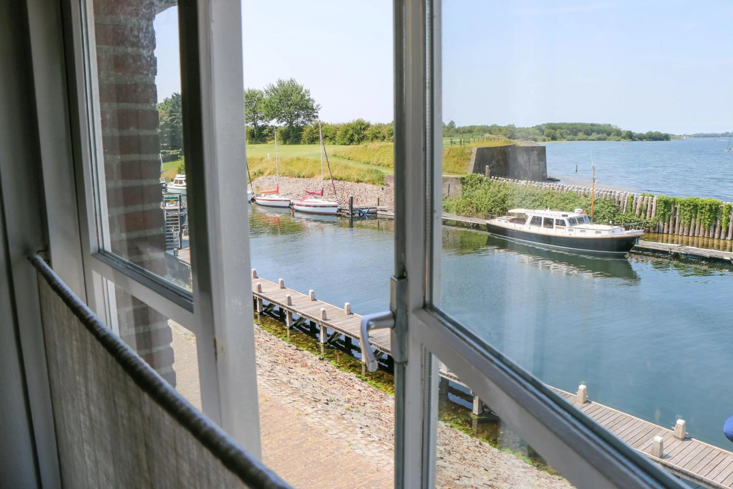 Lake view in Auberge de Campveerse Toren