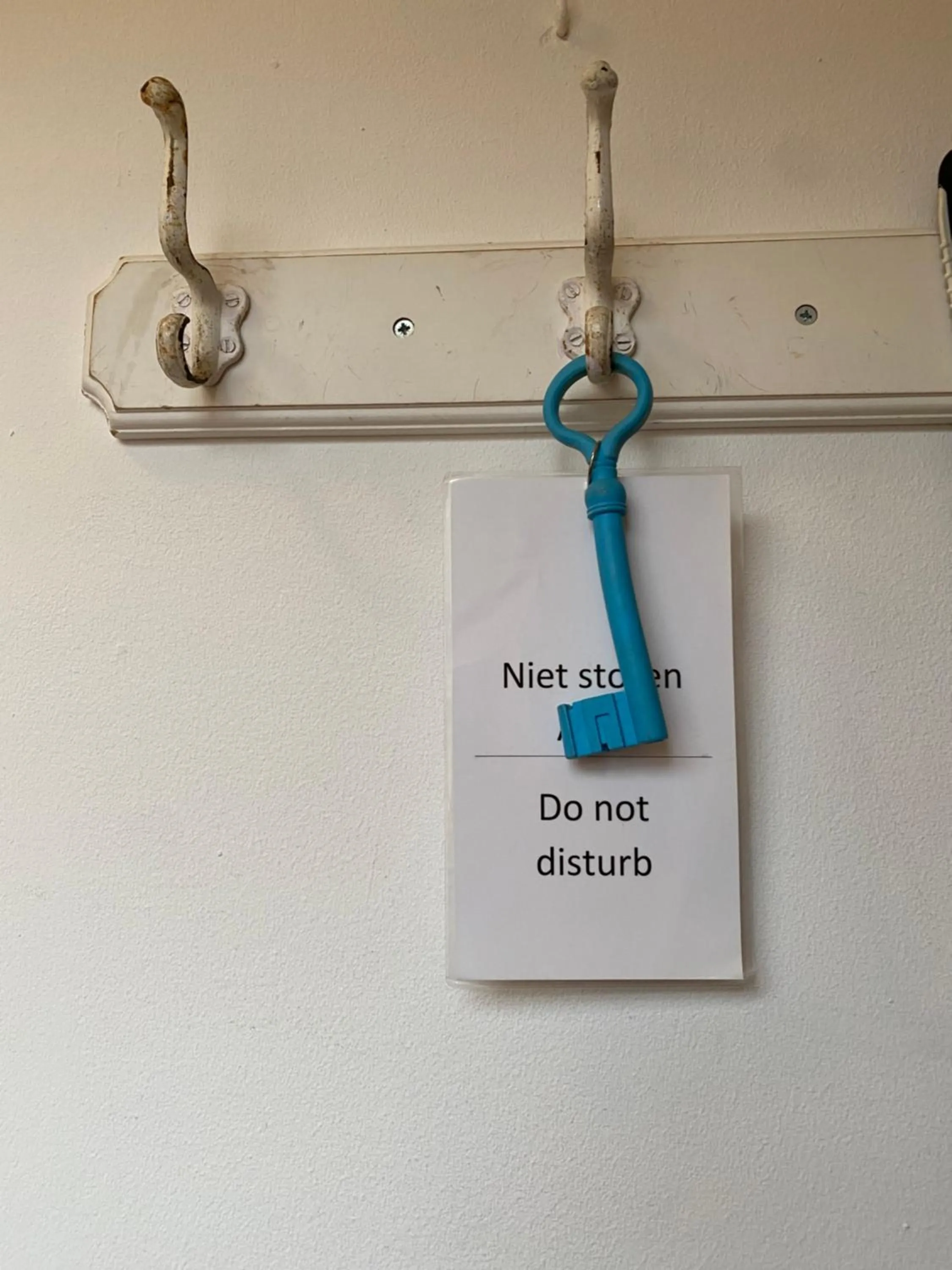 Text overlay in Auberge de Campveerse Toren