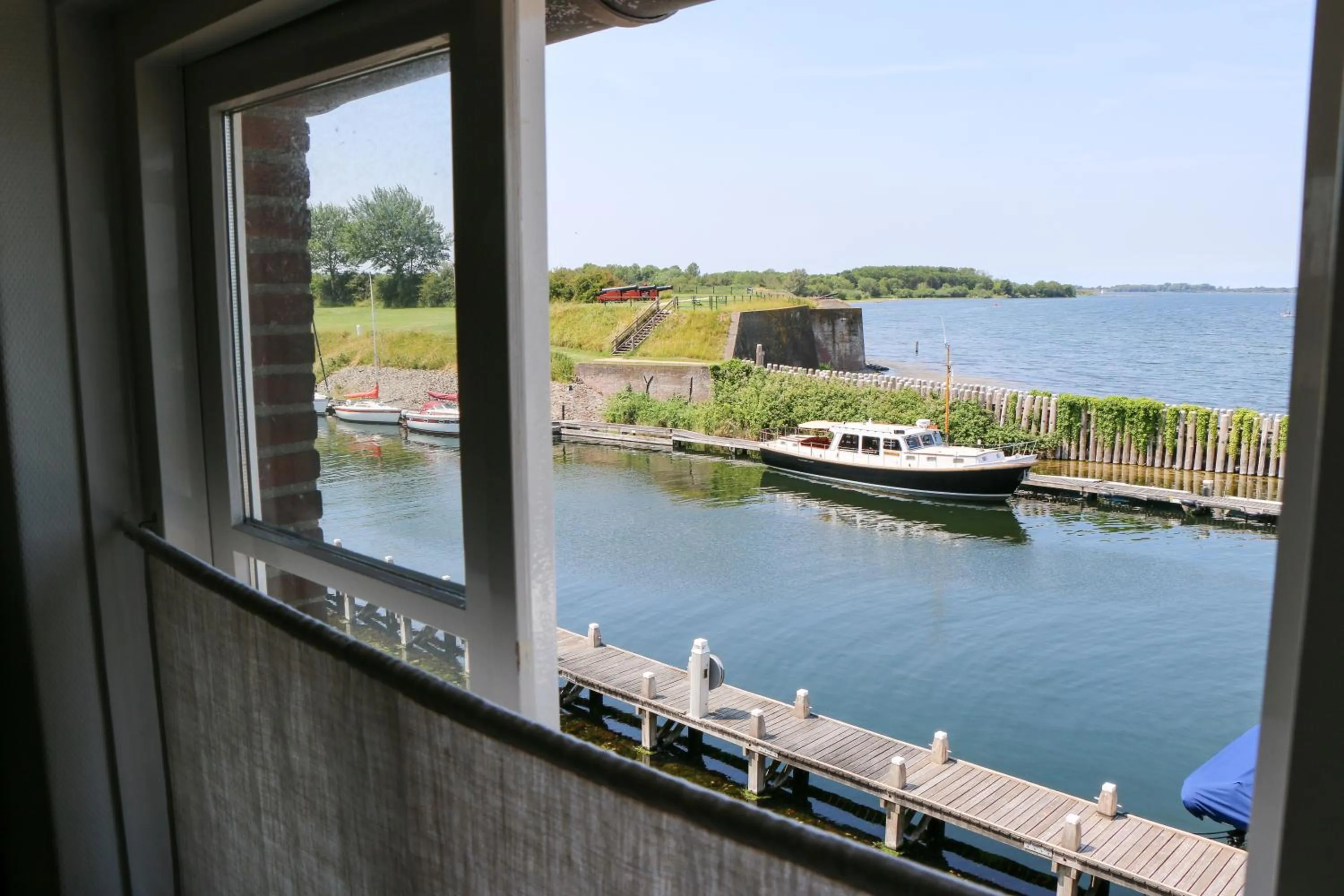 Lake view in Auberge de Campveerse Toren