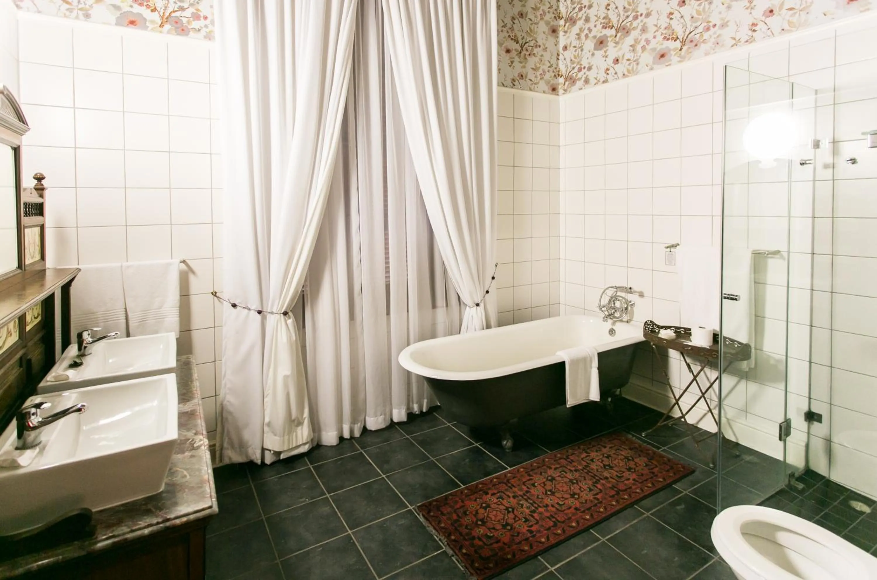 Bathroom in Matoppo Inn