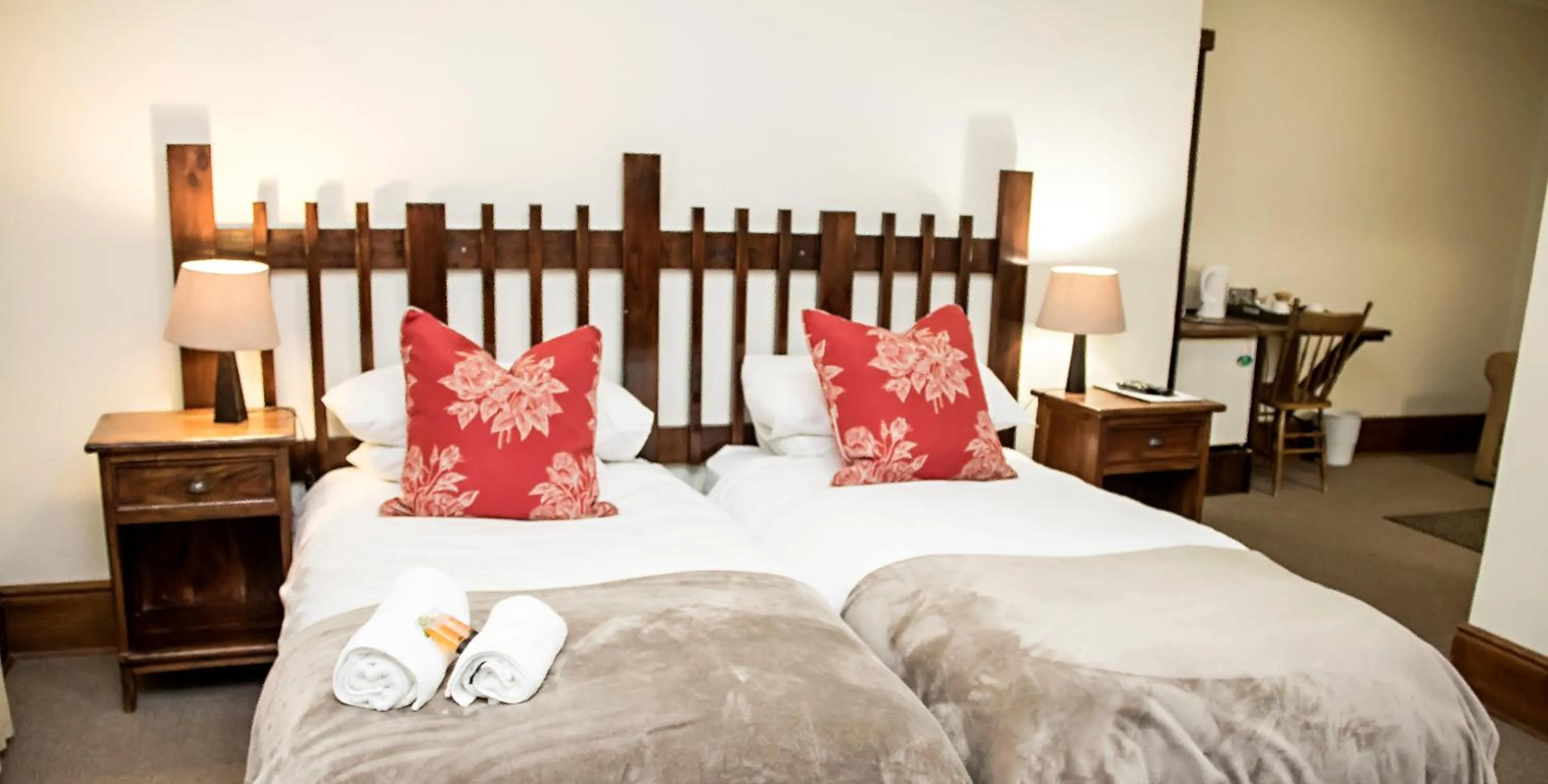 Bedroom, Bed in Matoppo Inn