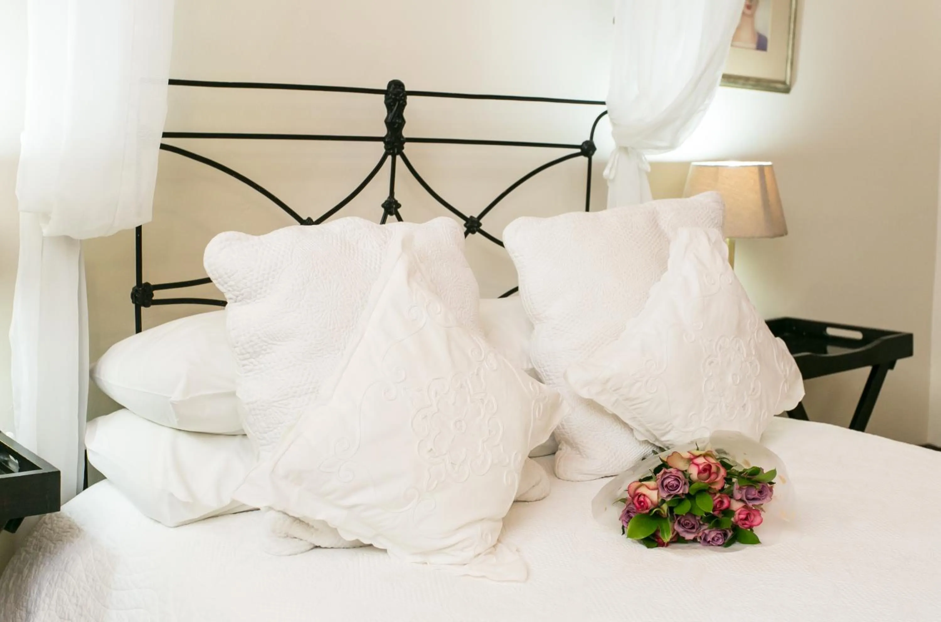 Decorative detail, Bed in Matoppo Inn