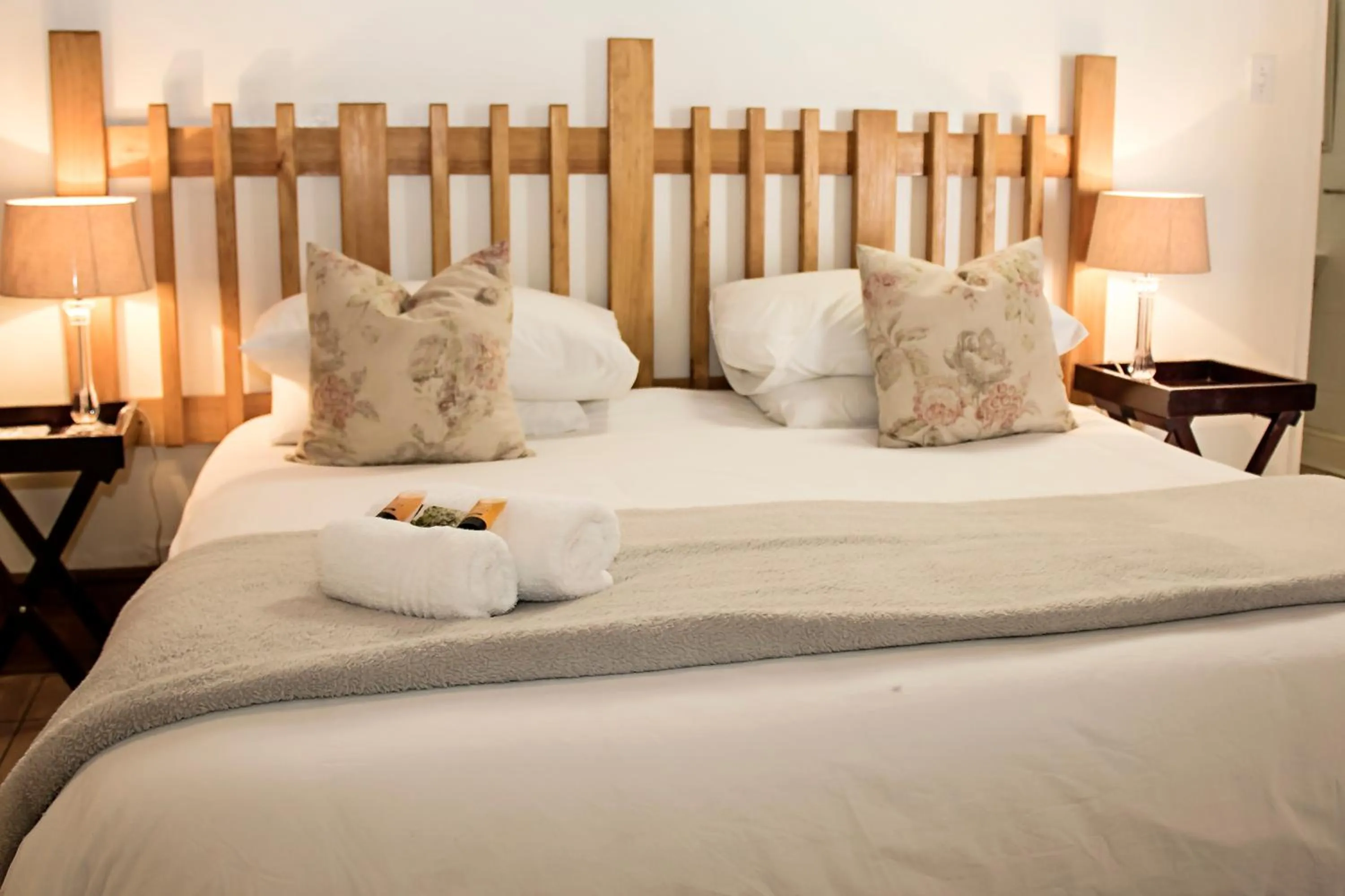 Bedroom, Bed in Matoppo Inn