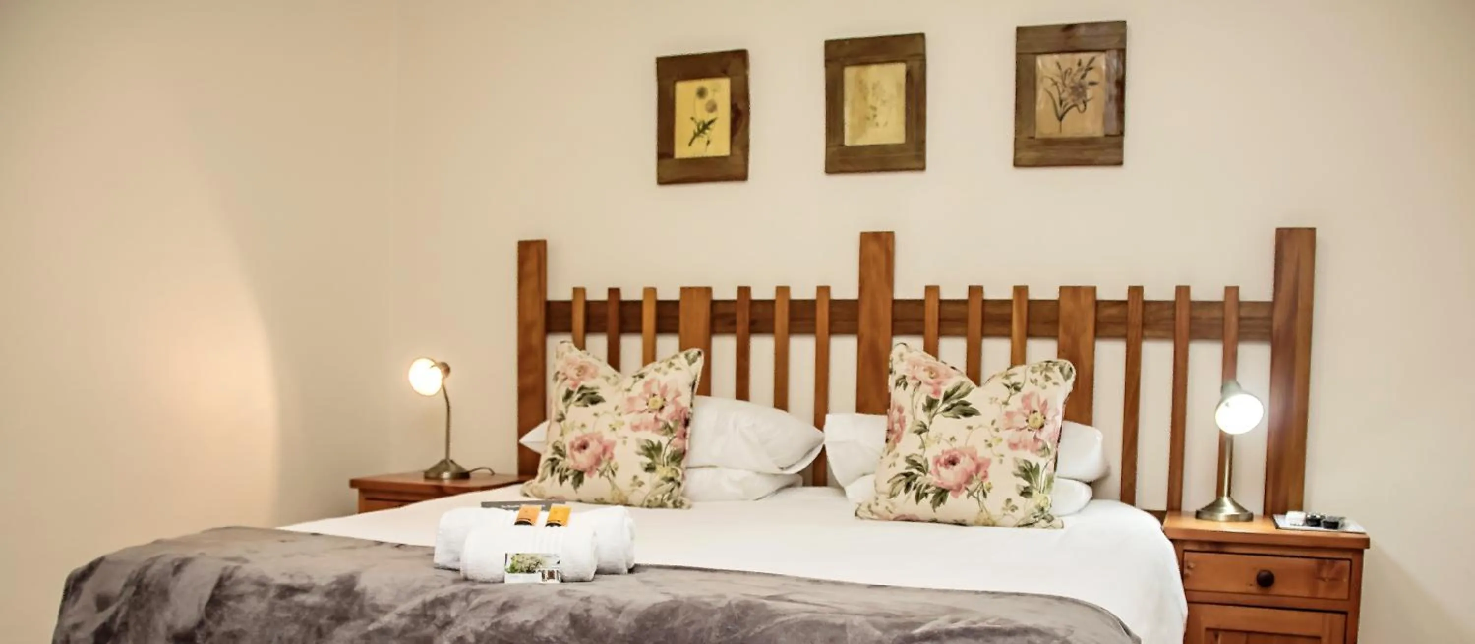 Bedroom, Bed in Matoppo Inn