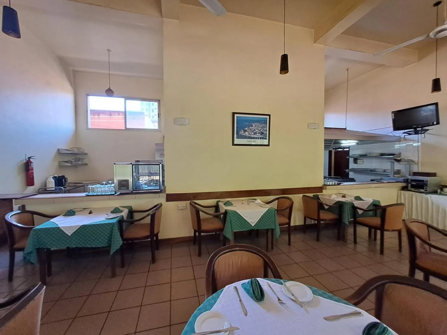 Restaurant/places to eat in Moshi Leopard Hotel