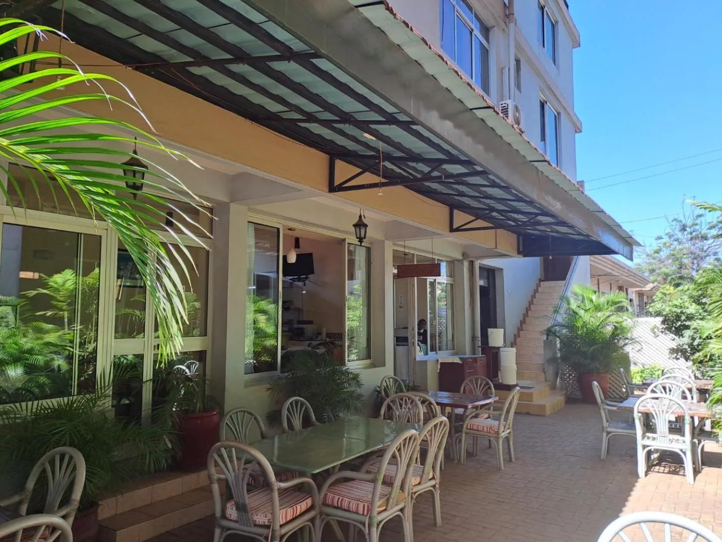 Restaurant/places to eat in Moshi Leopard Hotel