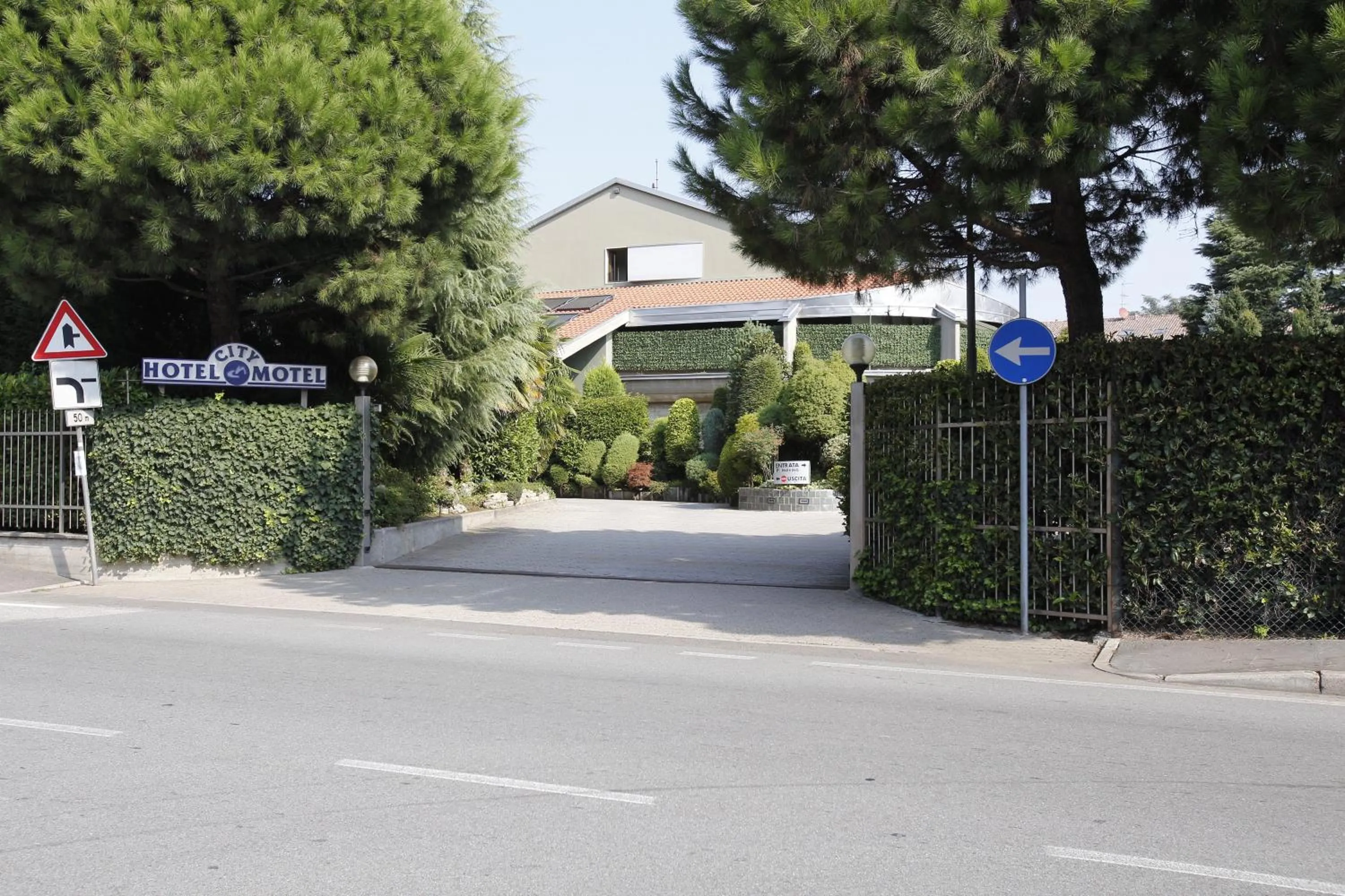 Property building in Hotel City Legnano