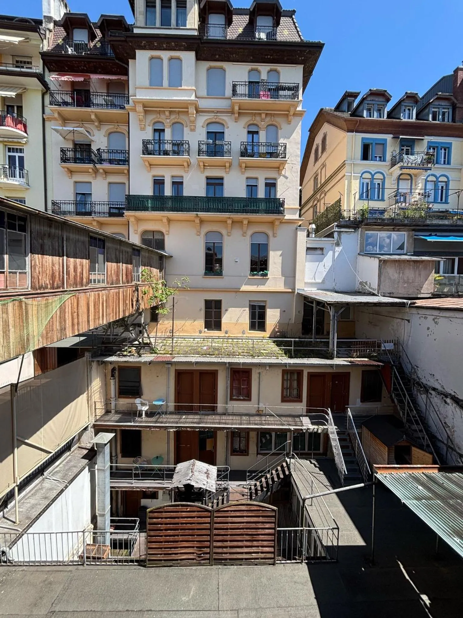 Inner courtyard view in Hotel Parc & Lac