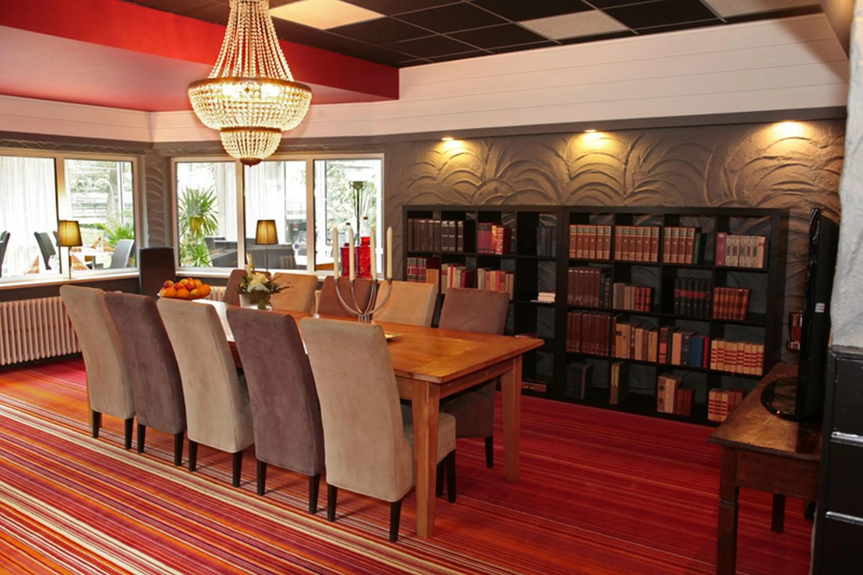 Communal lounge/ TV room in Fletcher Hotel Restaurant Dinkeloord