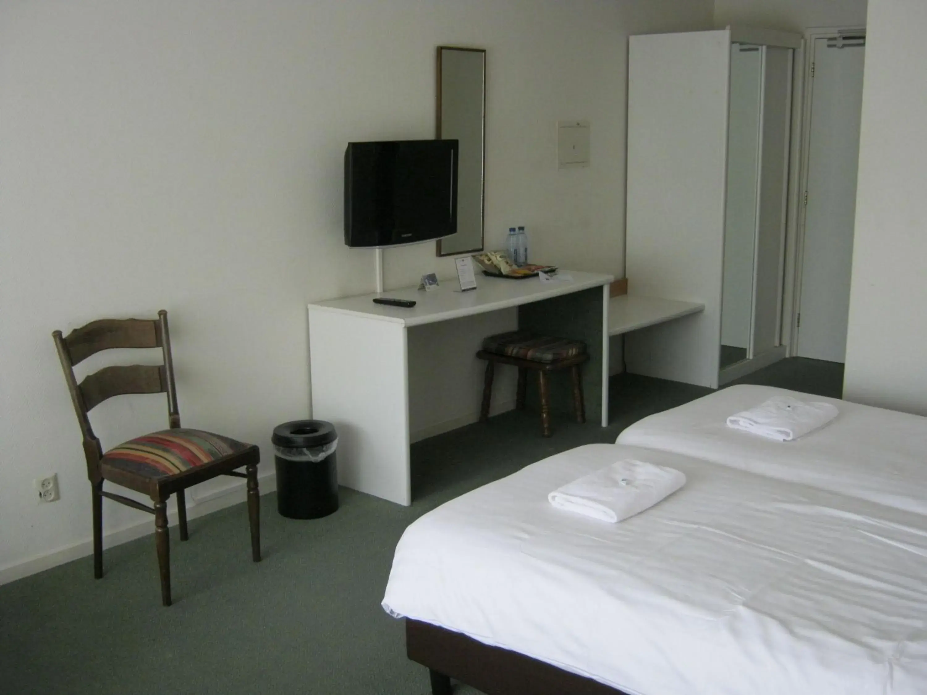 Comfort Double Room with Shower in Fletcher Hotel Restaurant Dinkeloord Comfort Double Room with Shower in Fletcher Hotel Restaurant Dinkeloord