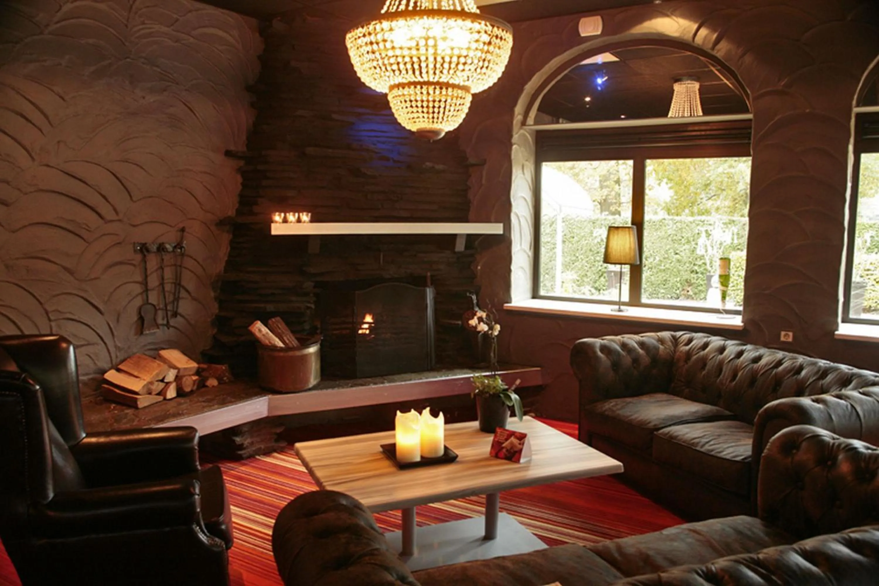 Communal lounge/ TV room in Fletcher Hotel Restaurant Dinkeloord