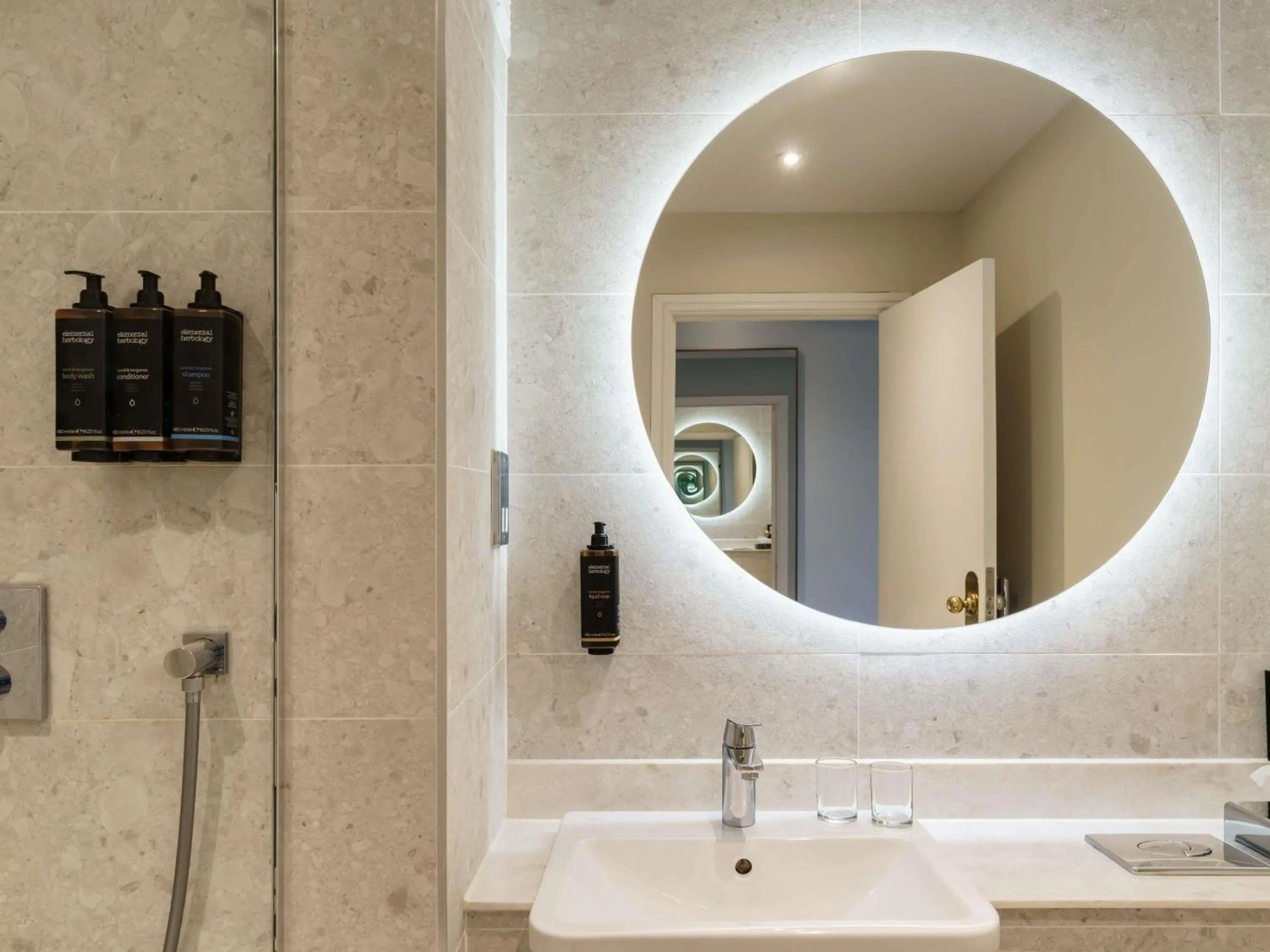 Bedroom in Mercure Blackburn Dunkenhalgh Hotel & Spa