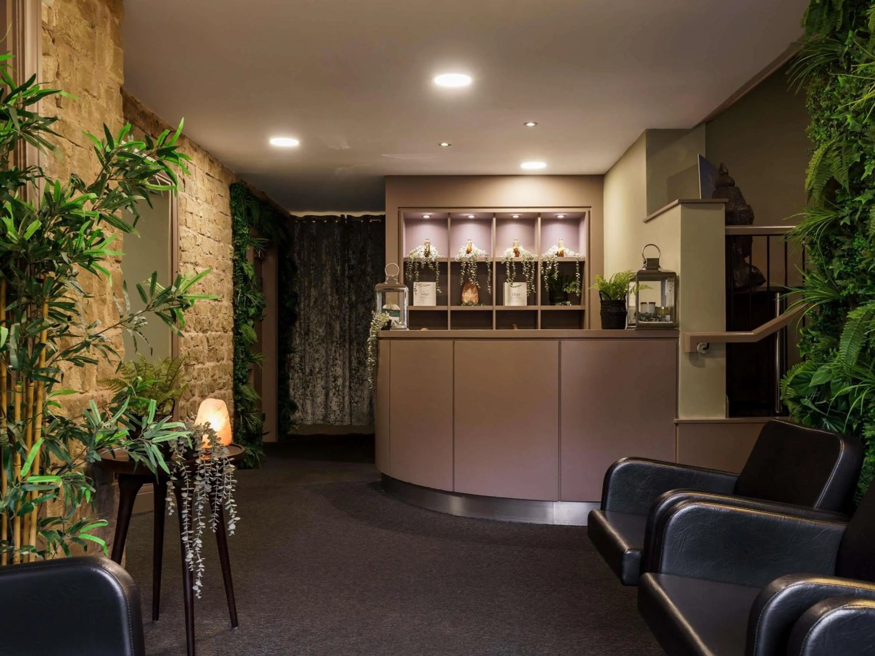 Lounge or bar in Mercure Blackburn Dunkenhalgh Hotel & Spa