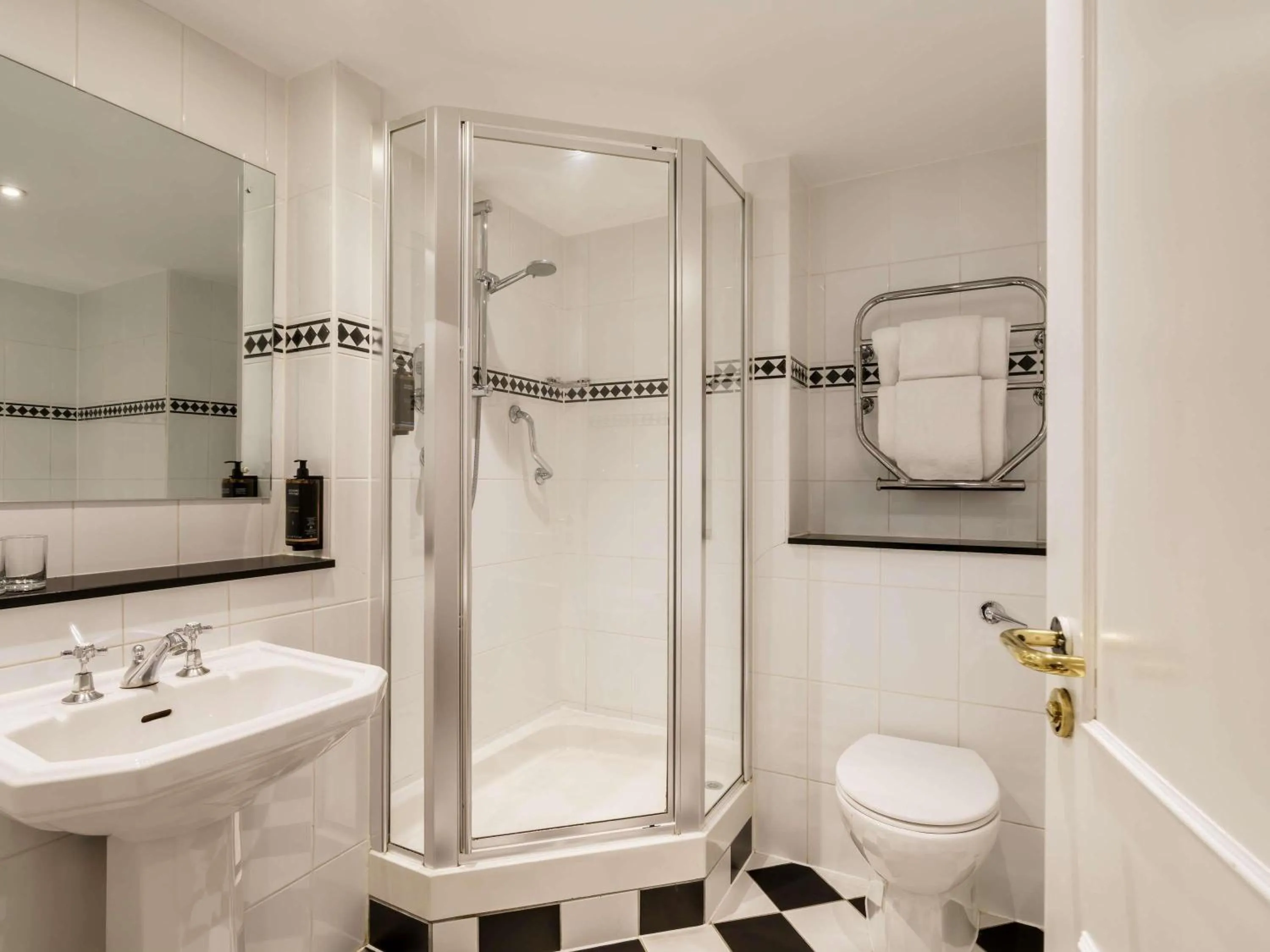 Bedroom in Mercure Blackburn Dunkenhalgh Hotel & Spa