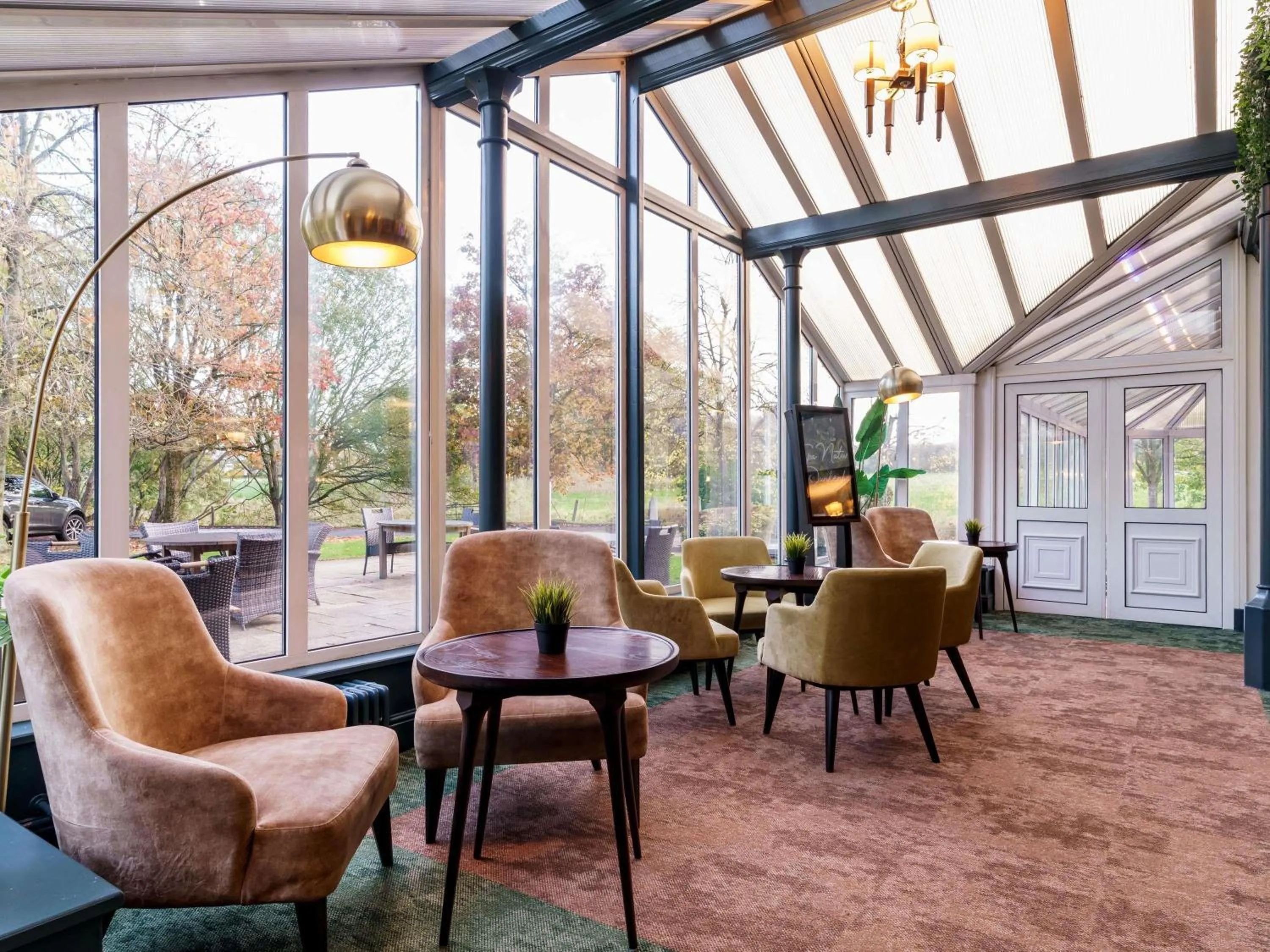 Lounge or bar in Mercure Blackburn Dunkenhalgh Hotel & Spa