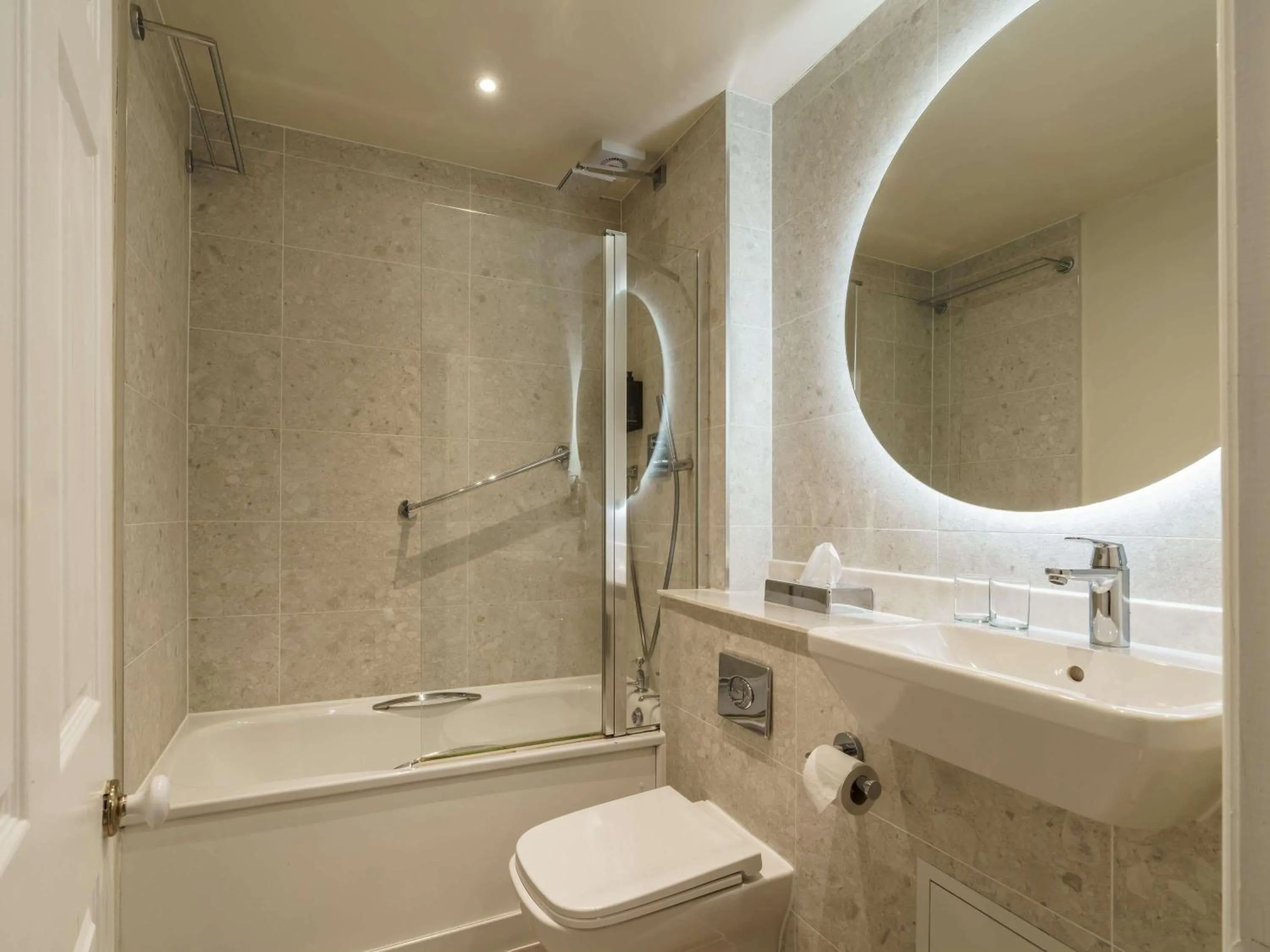 Bedroom in Mercure Blackburn Dunkenhalgh Hotel & Spa