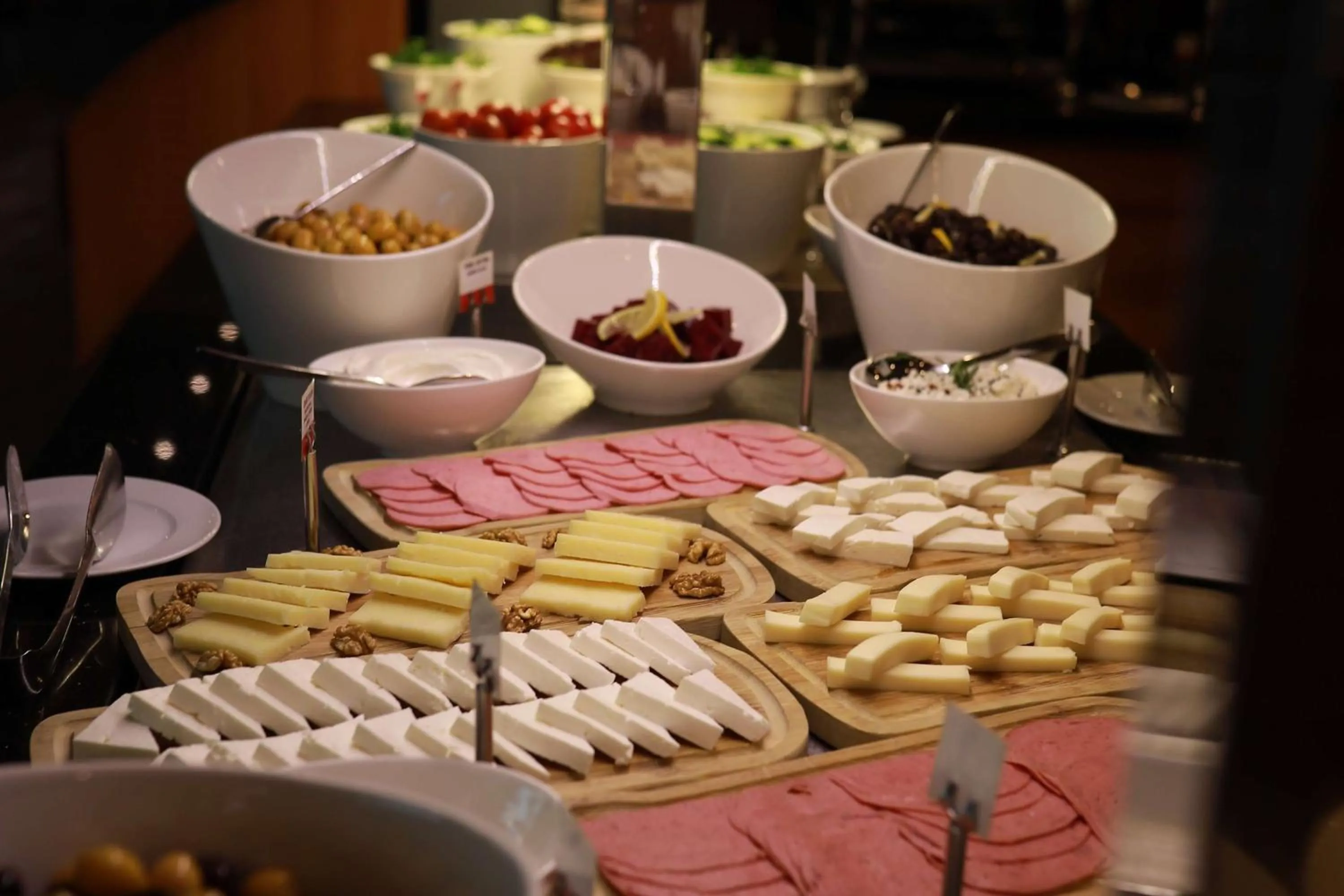 Restaurant/places to eat in Ramada By Wyndham Soma