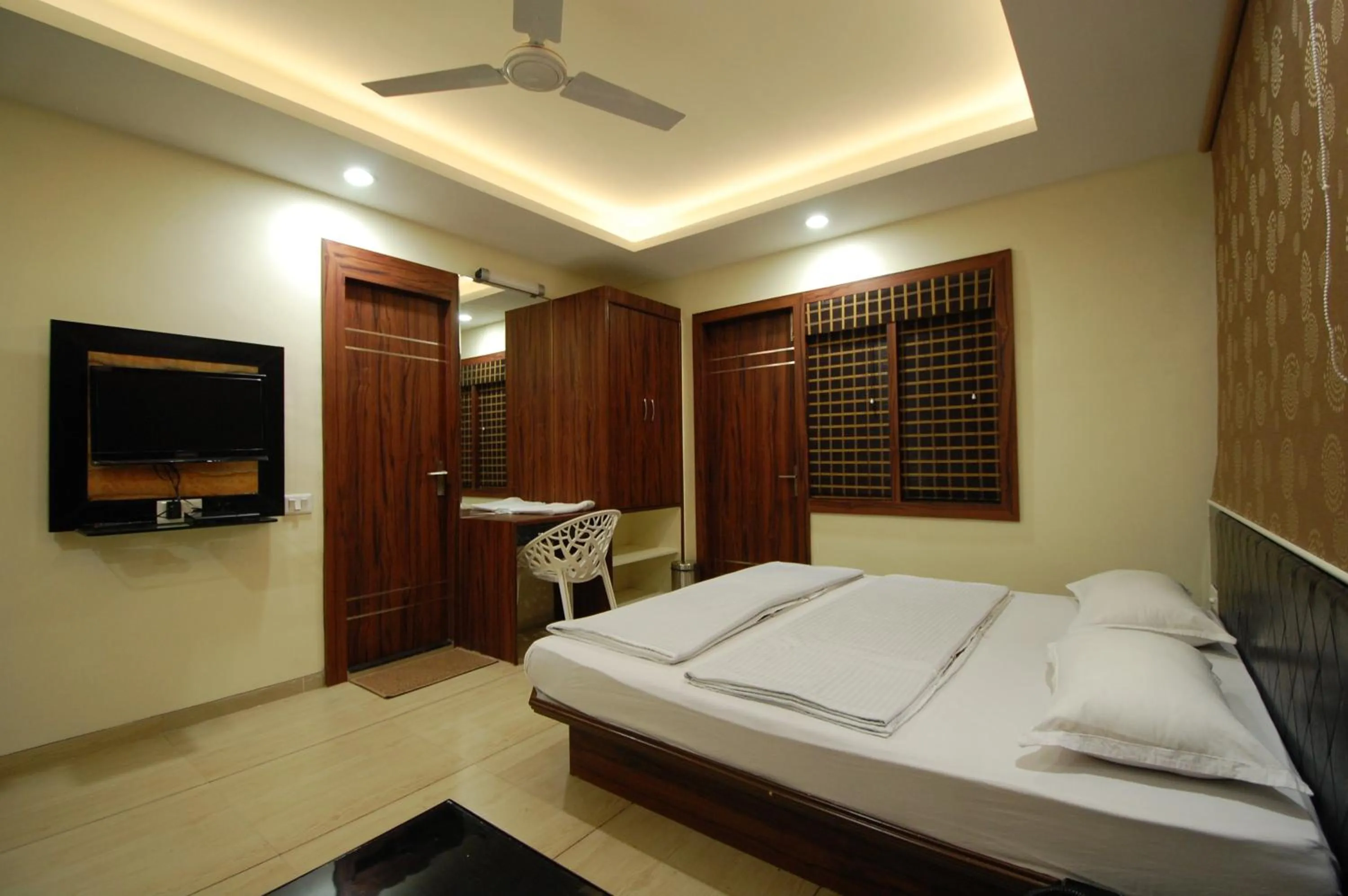 Bedroom, Bed in Hotel Ambassador